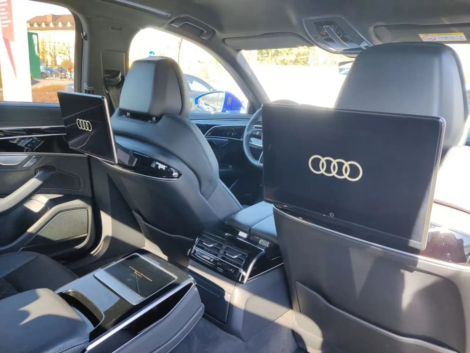 Audi A8 50 TDI (foto 18/22)