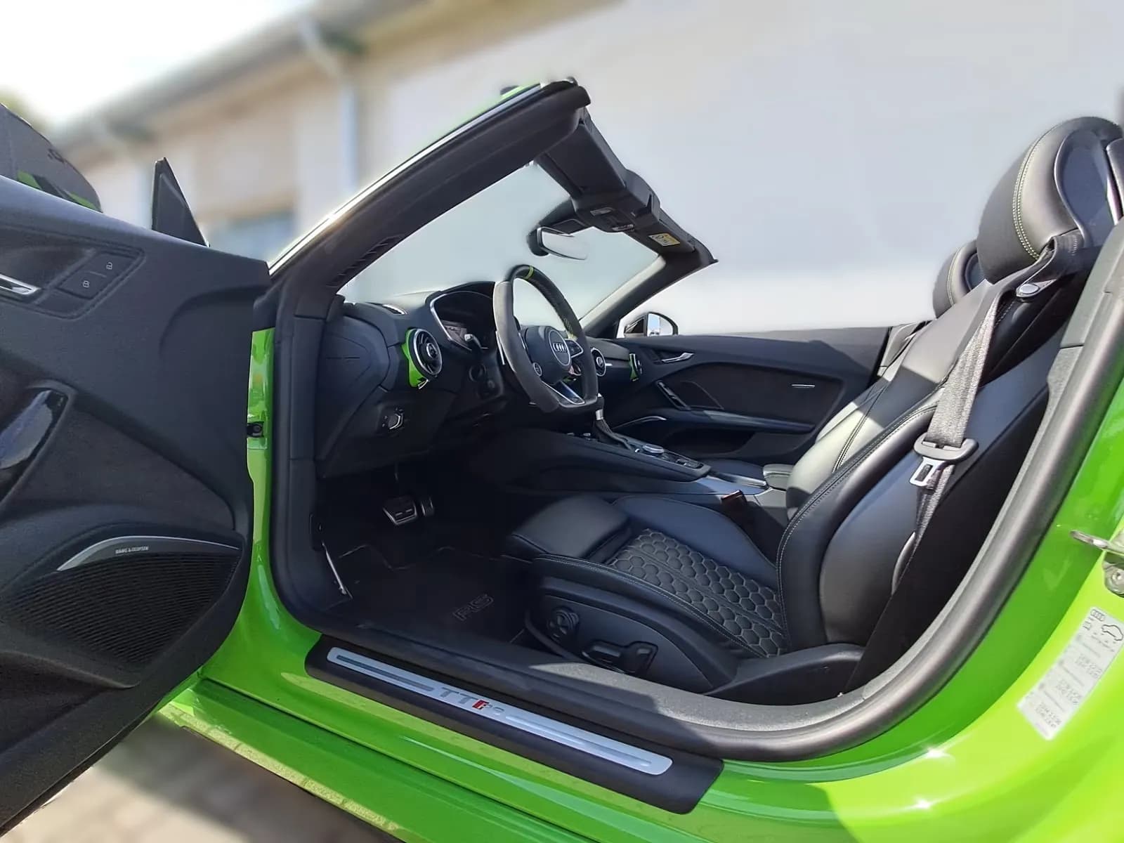Audi TT RS Roadster (foto 18/30)