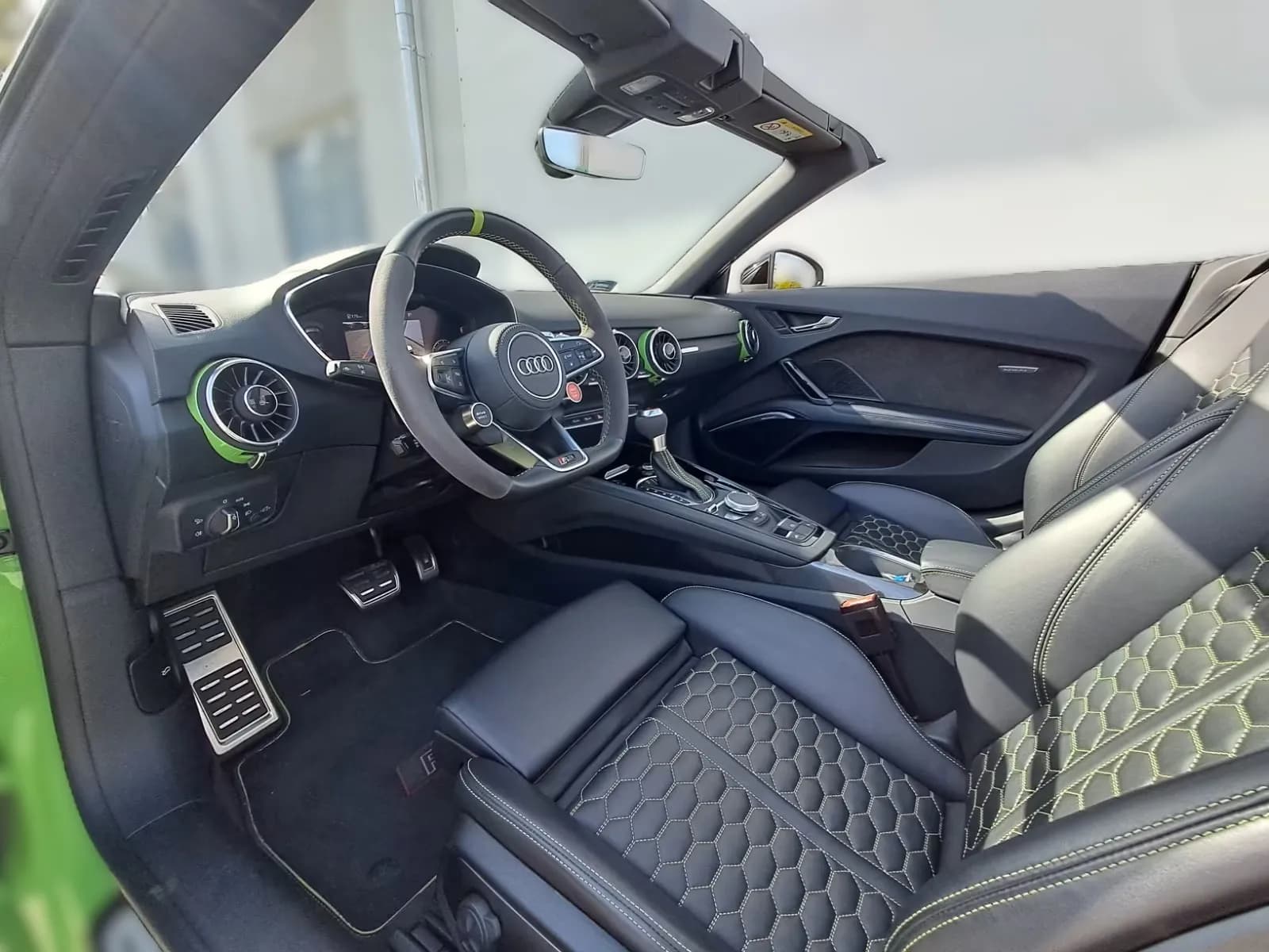 Audi TT RS Roadster (foto 16/30)