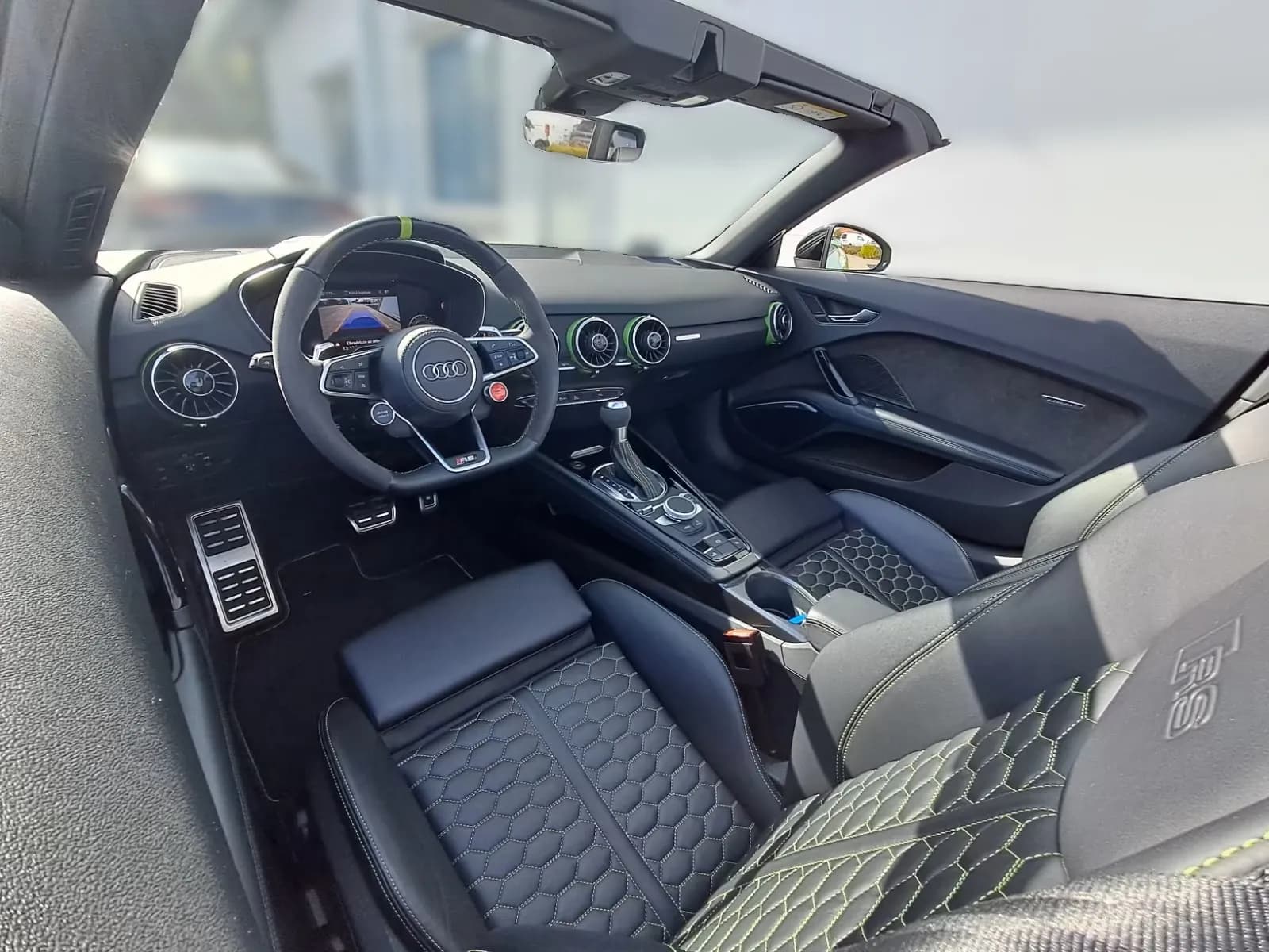 Audi TT RS Roadster (foto 15/30)