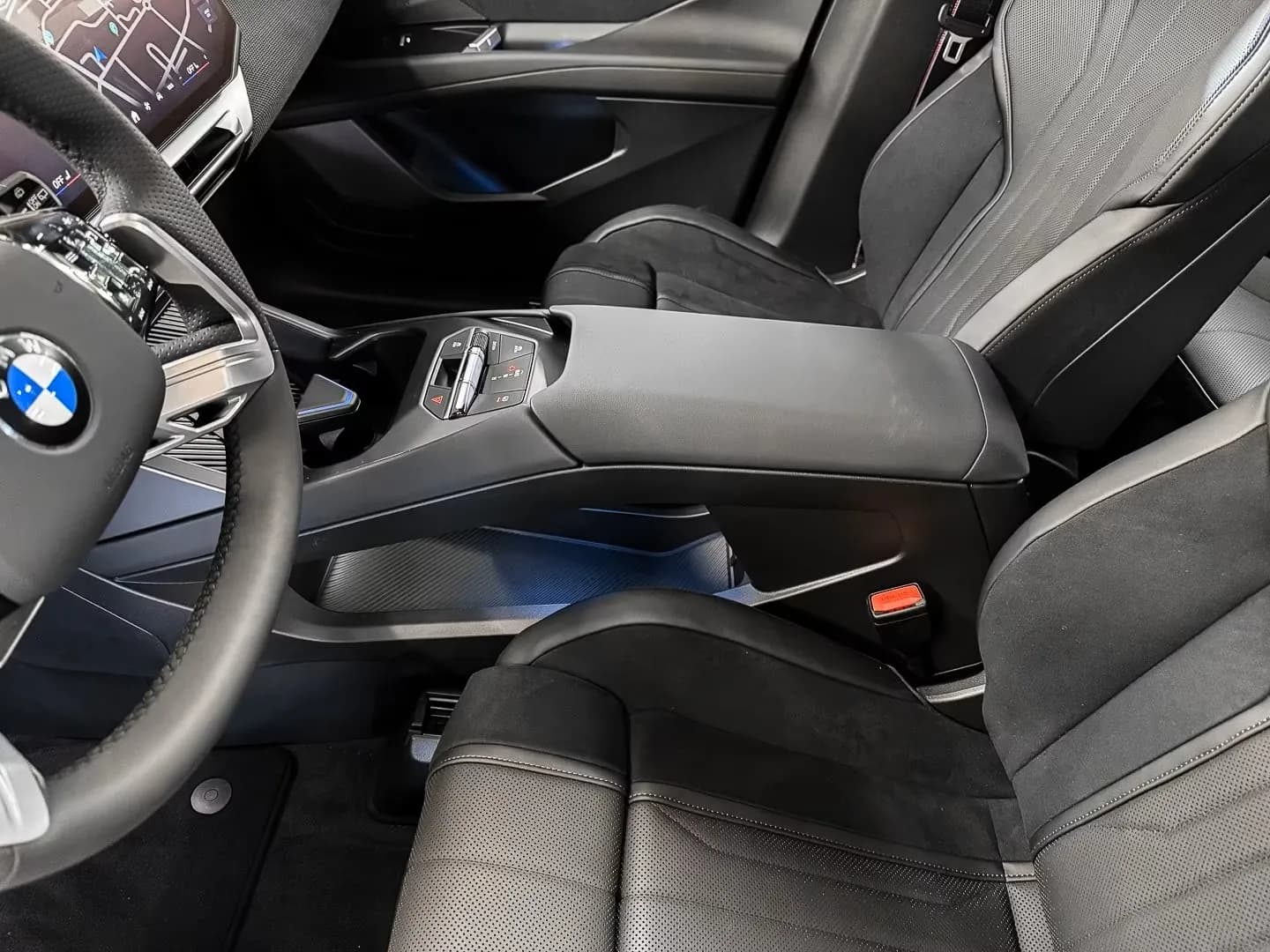 BMW iX3 (foto 8/18)