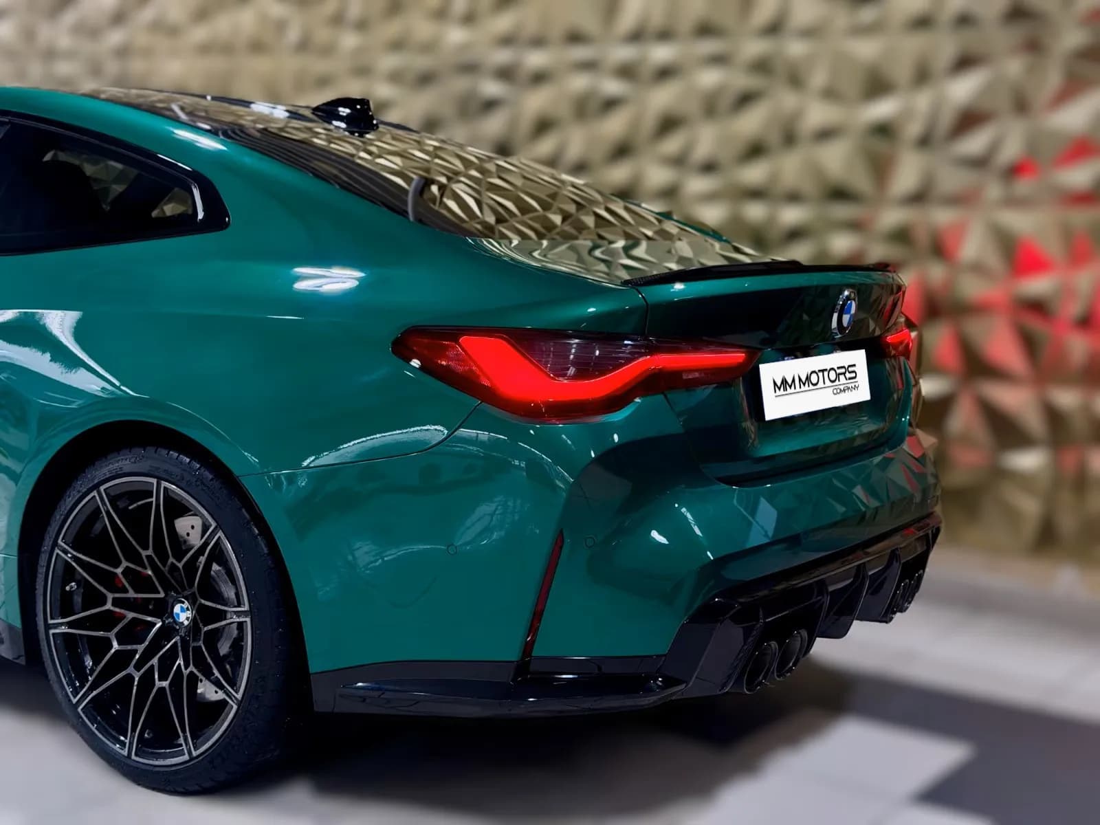 BMW M4 (foto 11/30)
