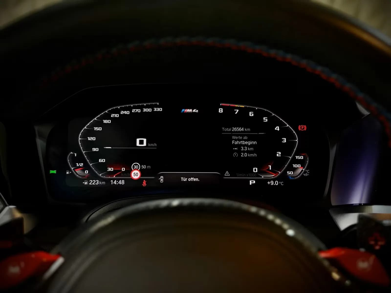 BMW M4 (foto 25/30)