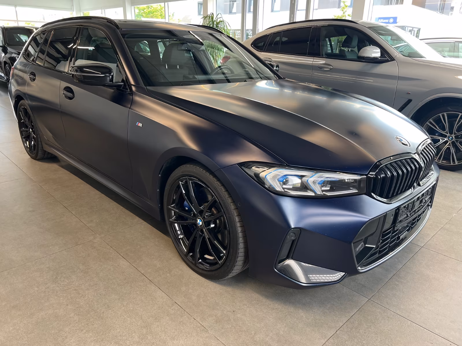 BMW  320d xdrive (foto 2/30)