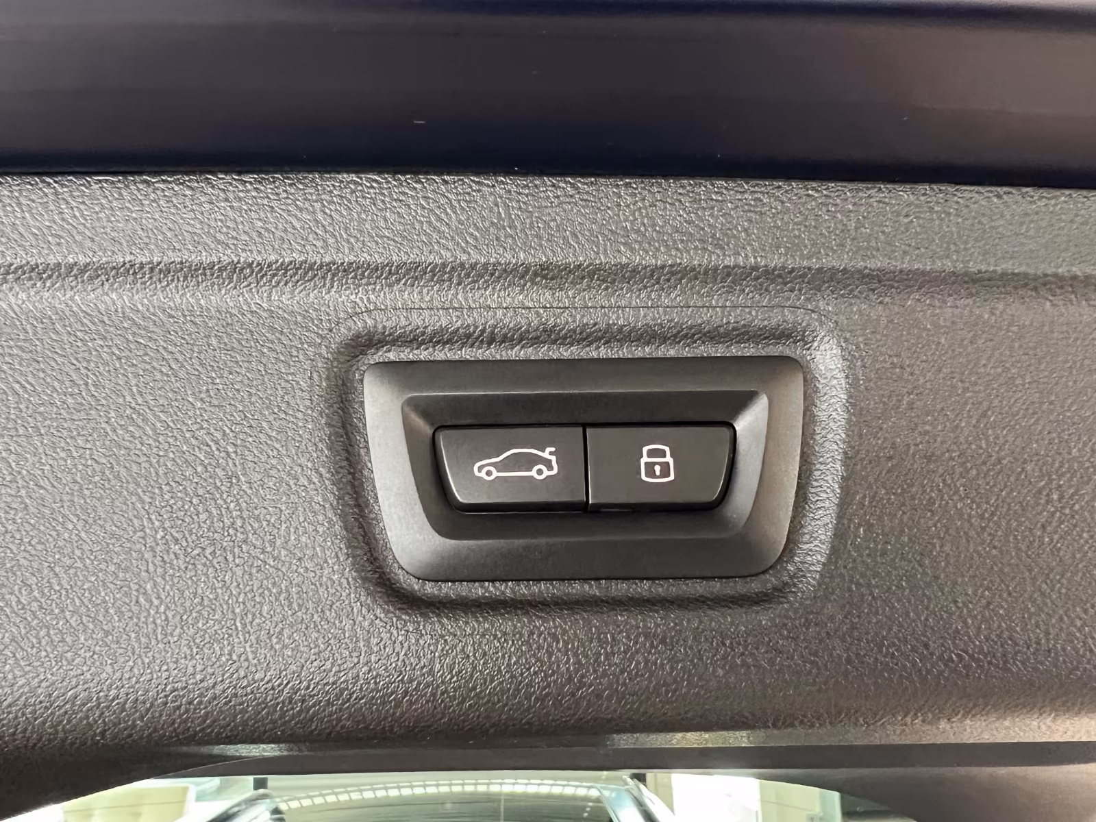 BMW  320d xdrive (foto 15/30)