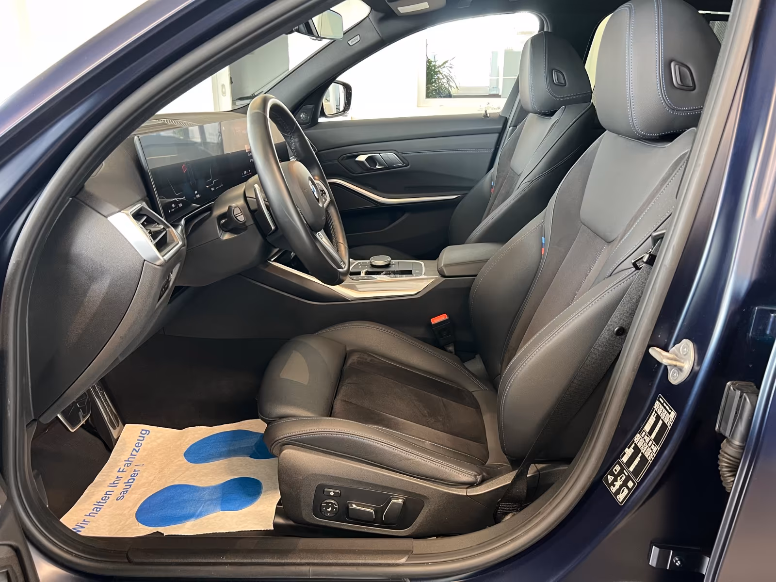 BMW  320d xdrive (foto 11/30)