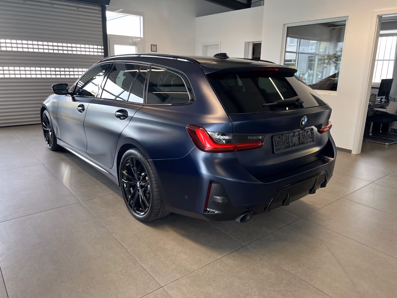 BMW  320d xdrive (foto 8/30)