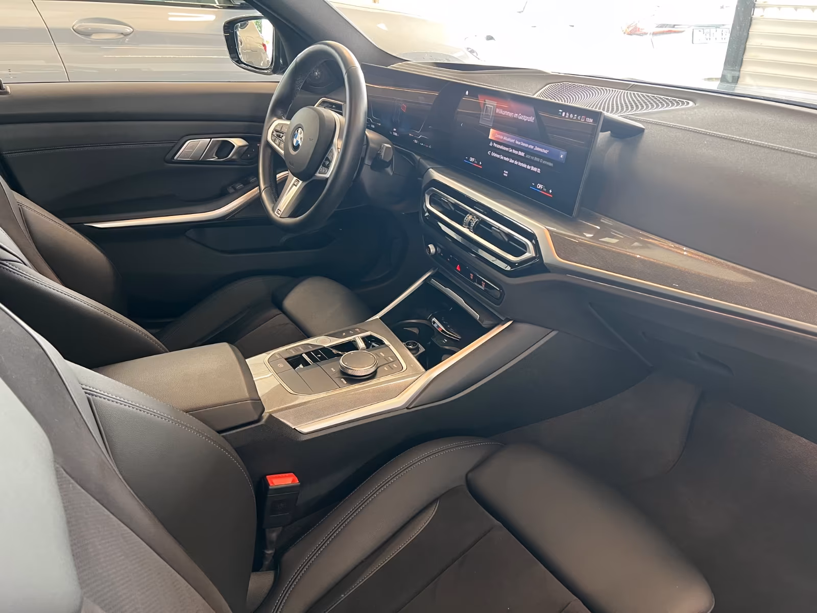 BMW  320d xdrive (foto 9/30)