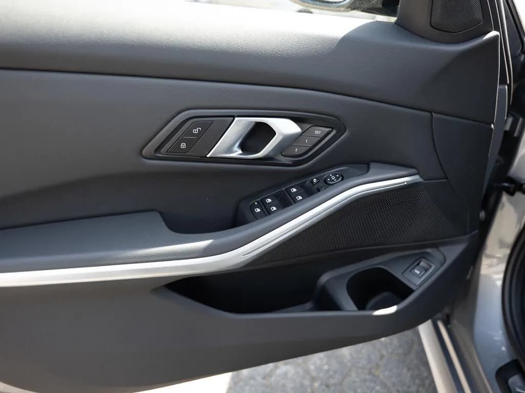 BMW M340i xDrive Touring (foto 11/27)