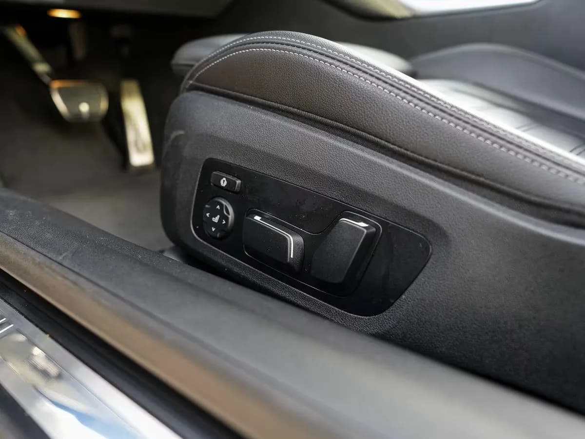 BMW  420d  Cabrio  M Sport (foto 7/20)