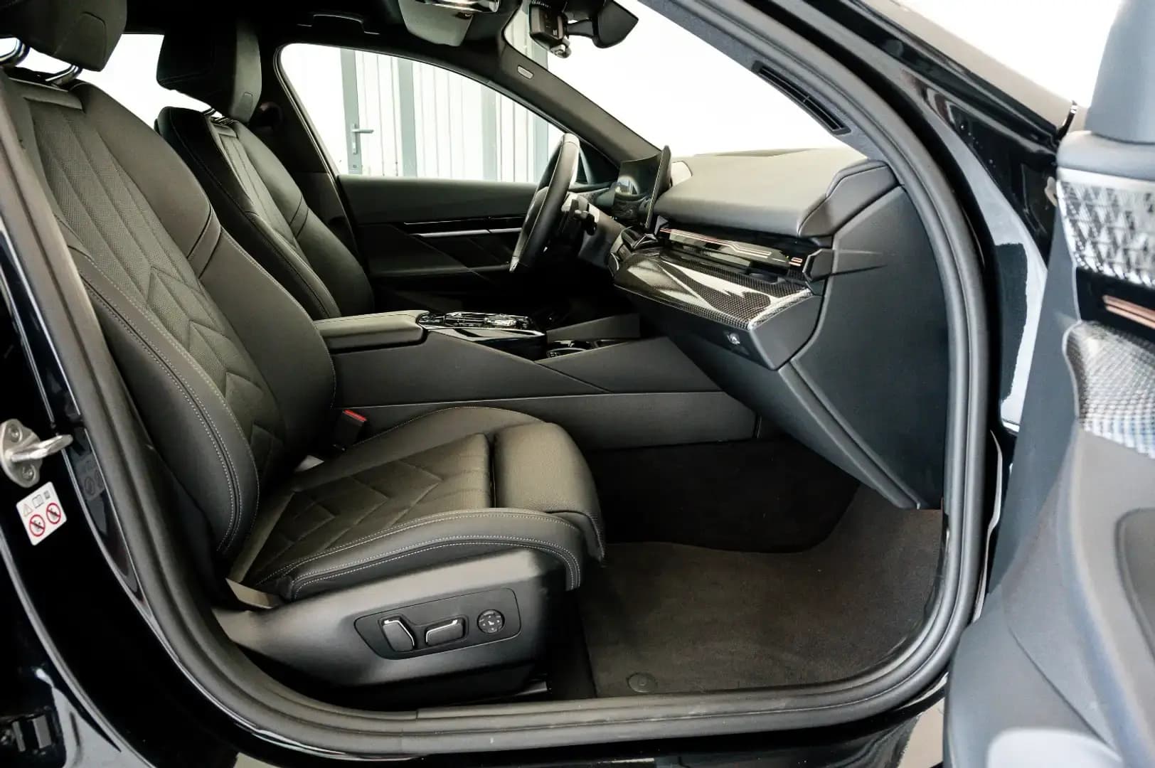 BMW 530e (foto 25/26)