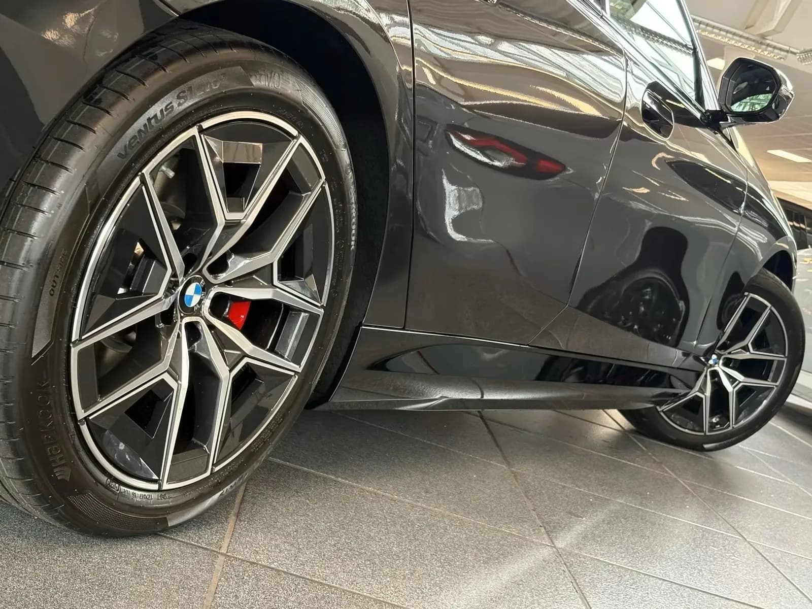 BMW 530e (foto 3/17)