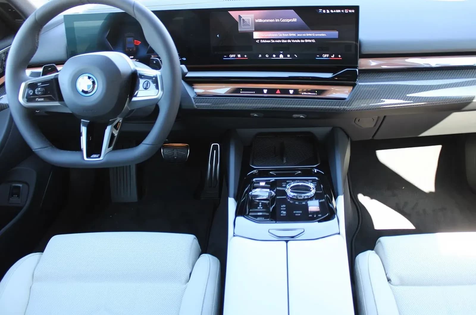 BMW 530e xDrive (foto 15/25)