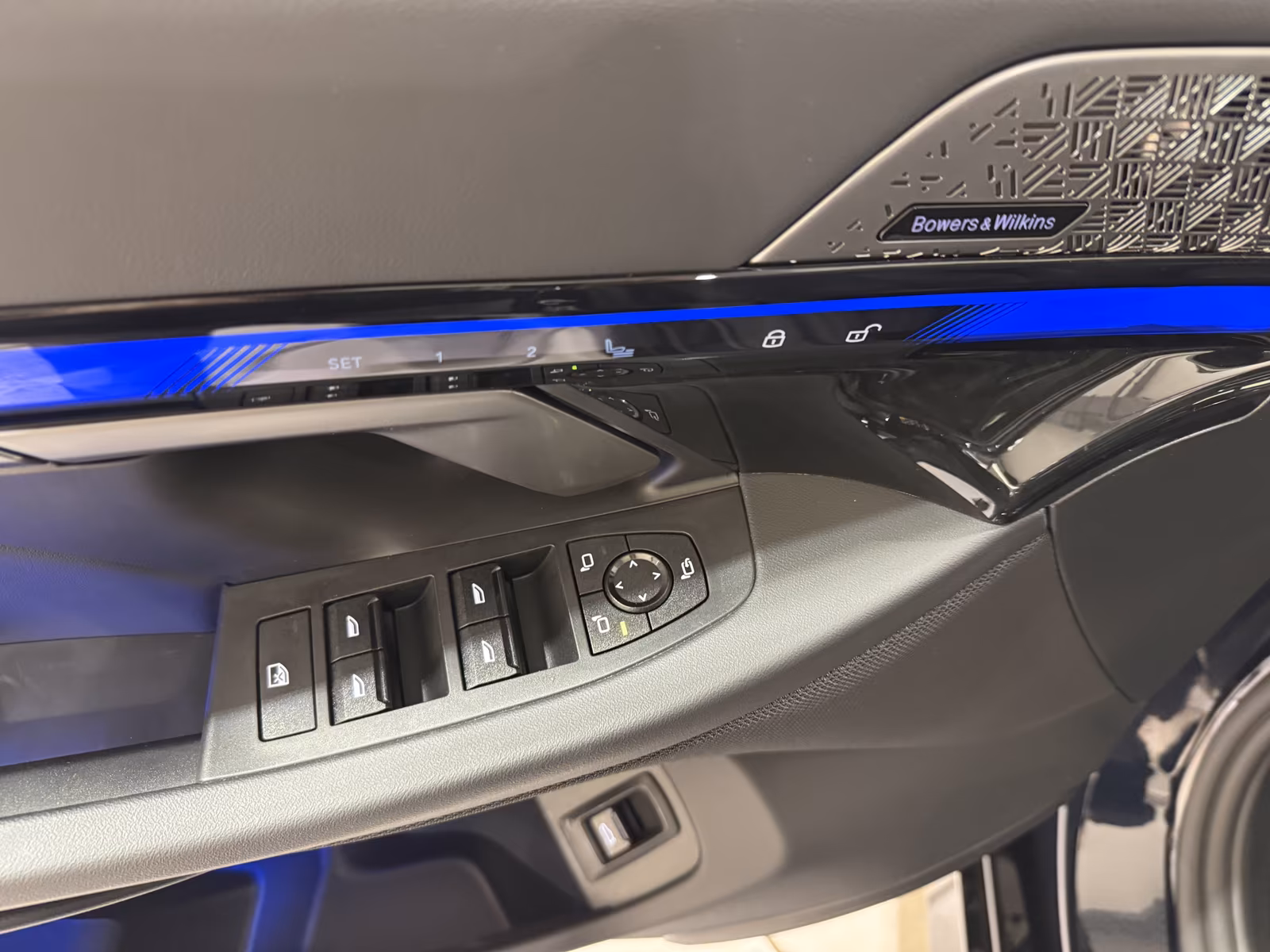 BMW 550e (foto 17/26)
