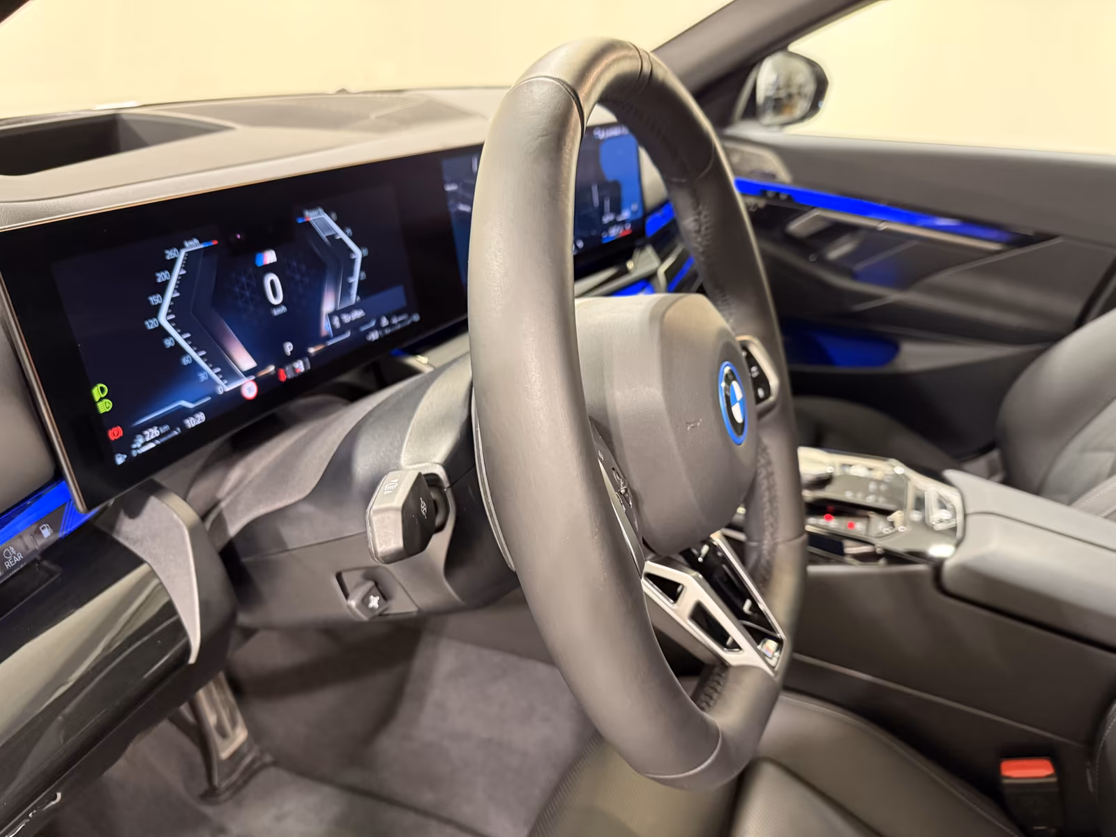 BMW 550e (foto 13/26)