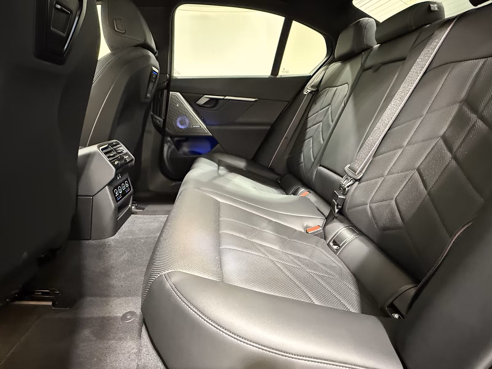BMW 550e (foto 21/26)