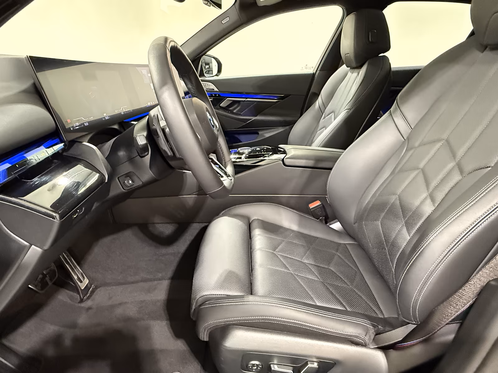 BMW 550e (foto 11/26)