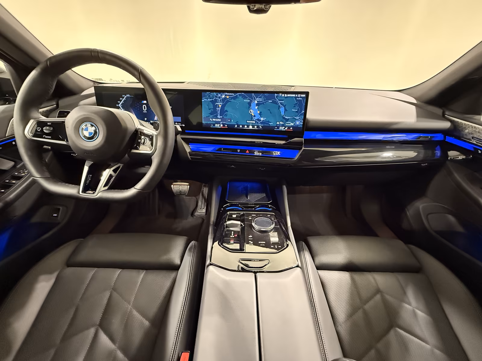 BMW 550e (foto 14/26)