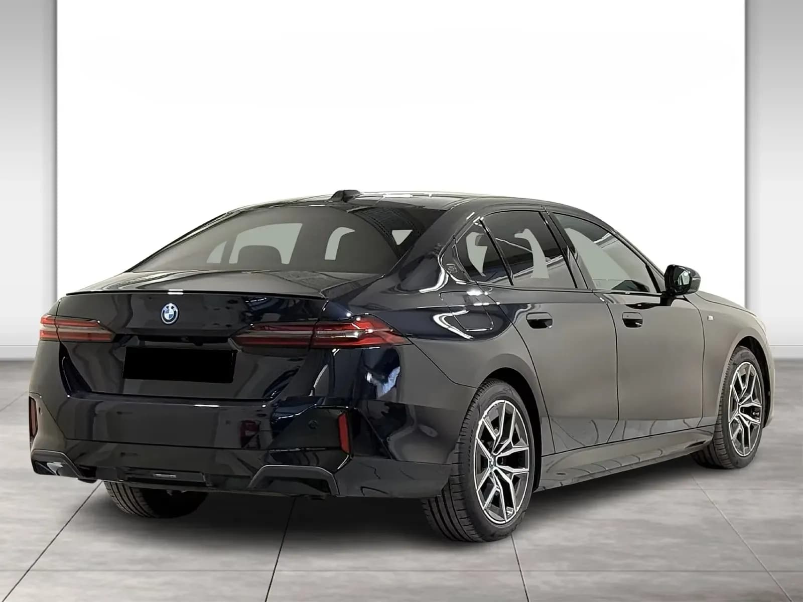 BMW 550e (foto 4/26)