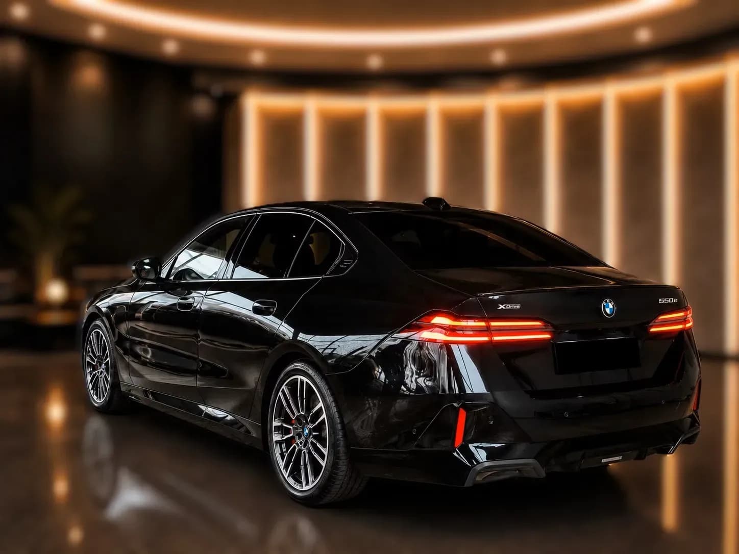 BMW 550e (foto 6/17)