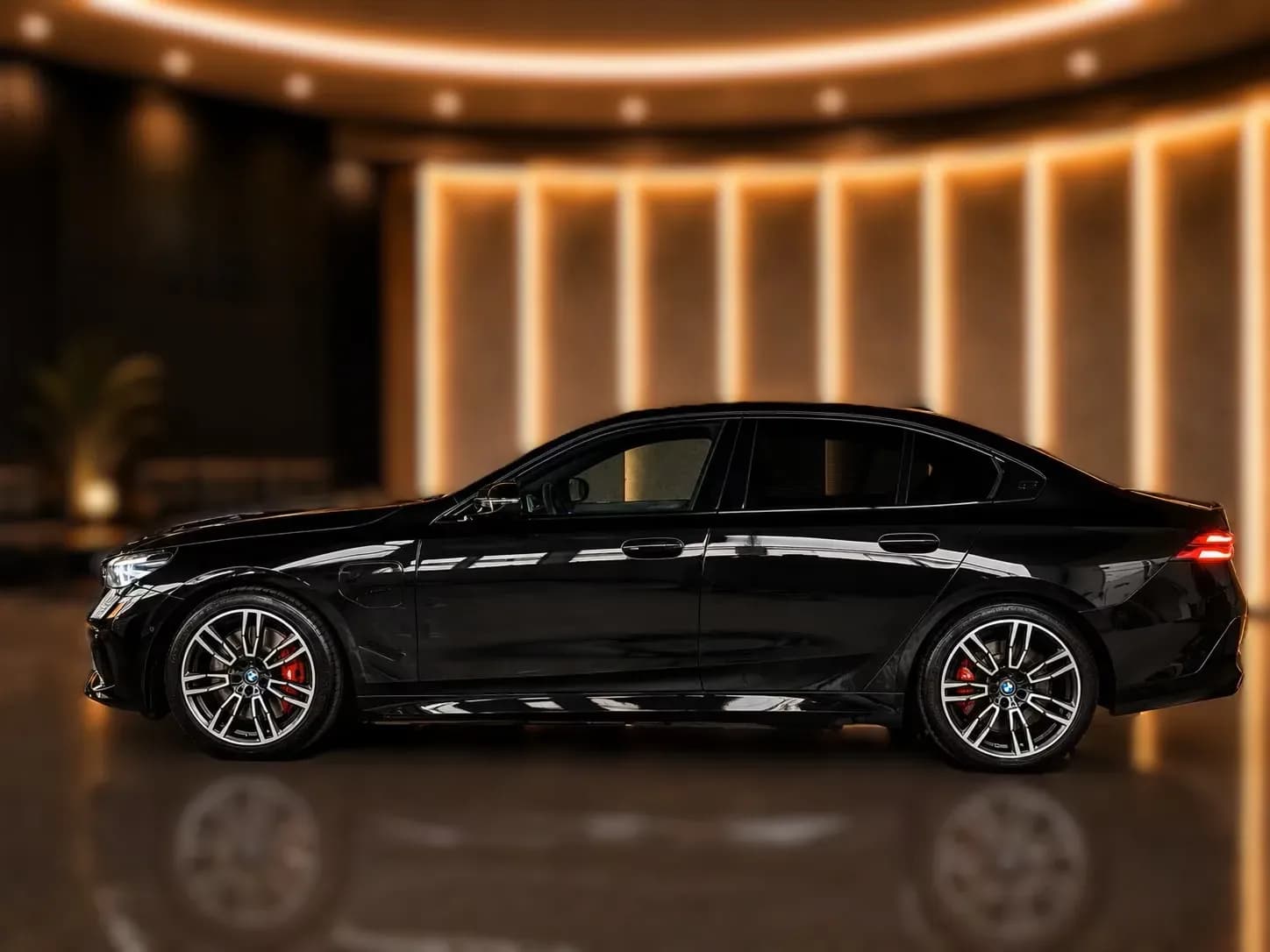 BMW 550e (foto 7/17)