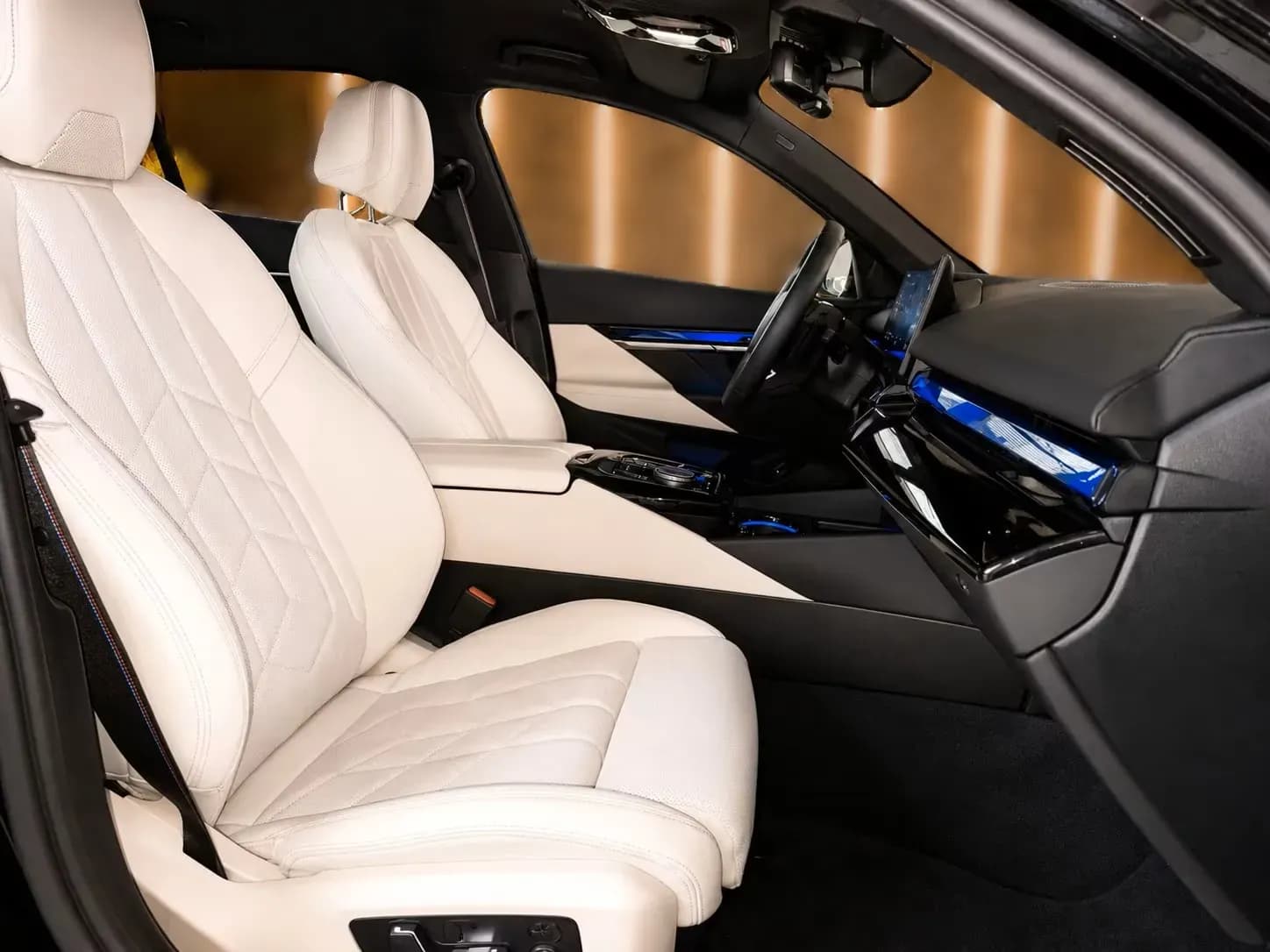 BMW 550e (foto 16/17)