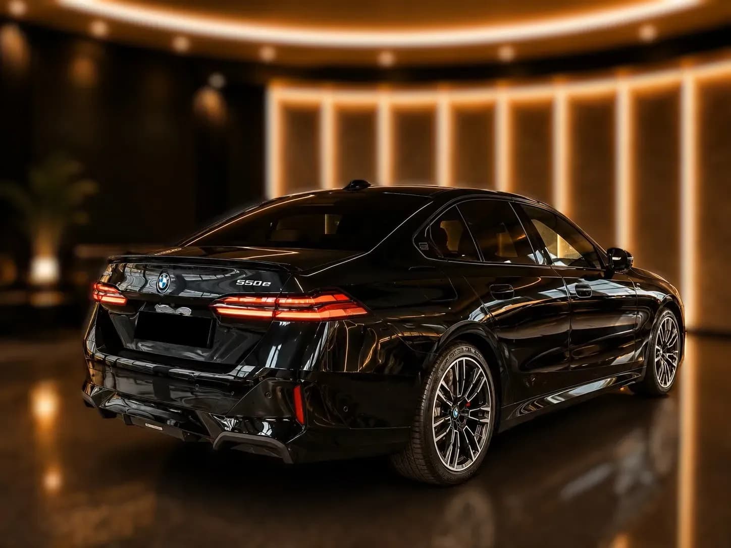 BMW 550e (foto 4/17)