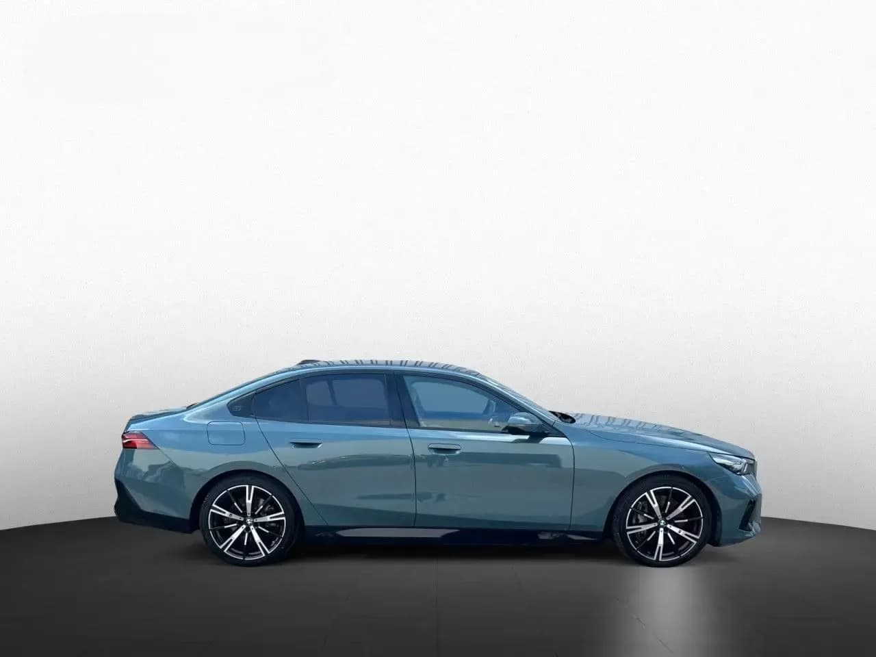 BMW 550e (foto 2/13)