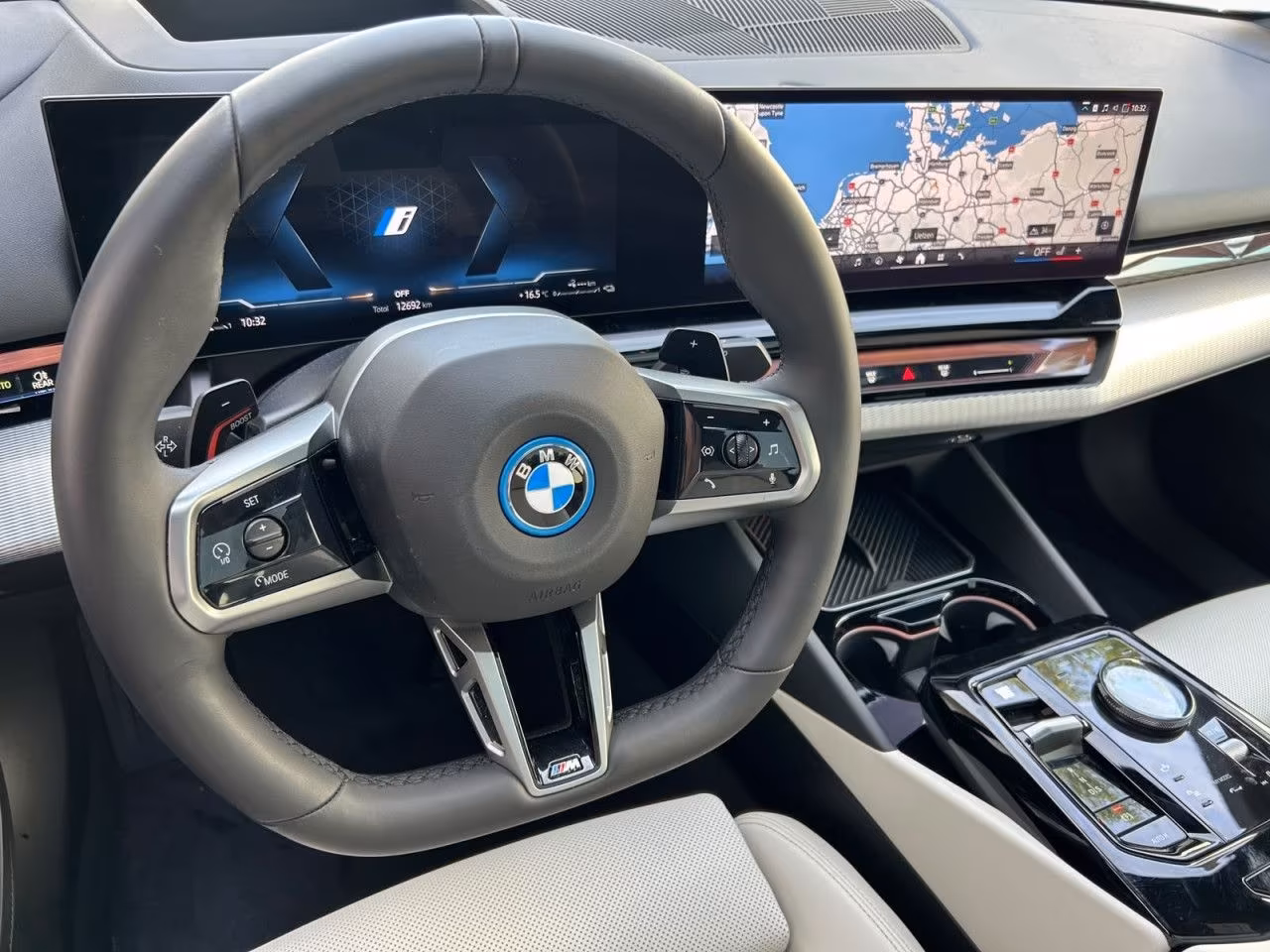 BMW 550e (foto 7/13)