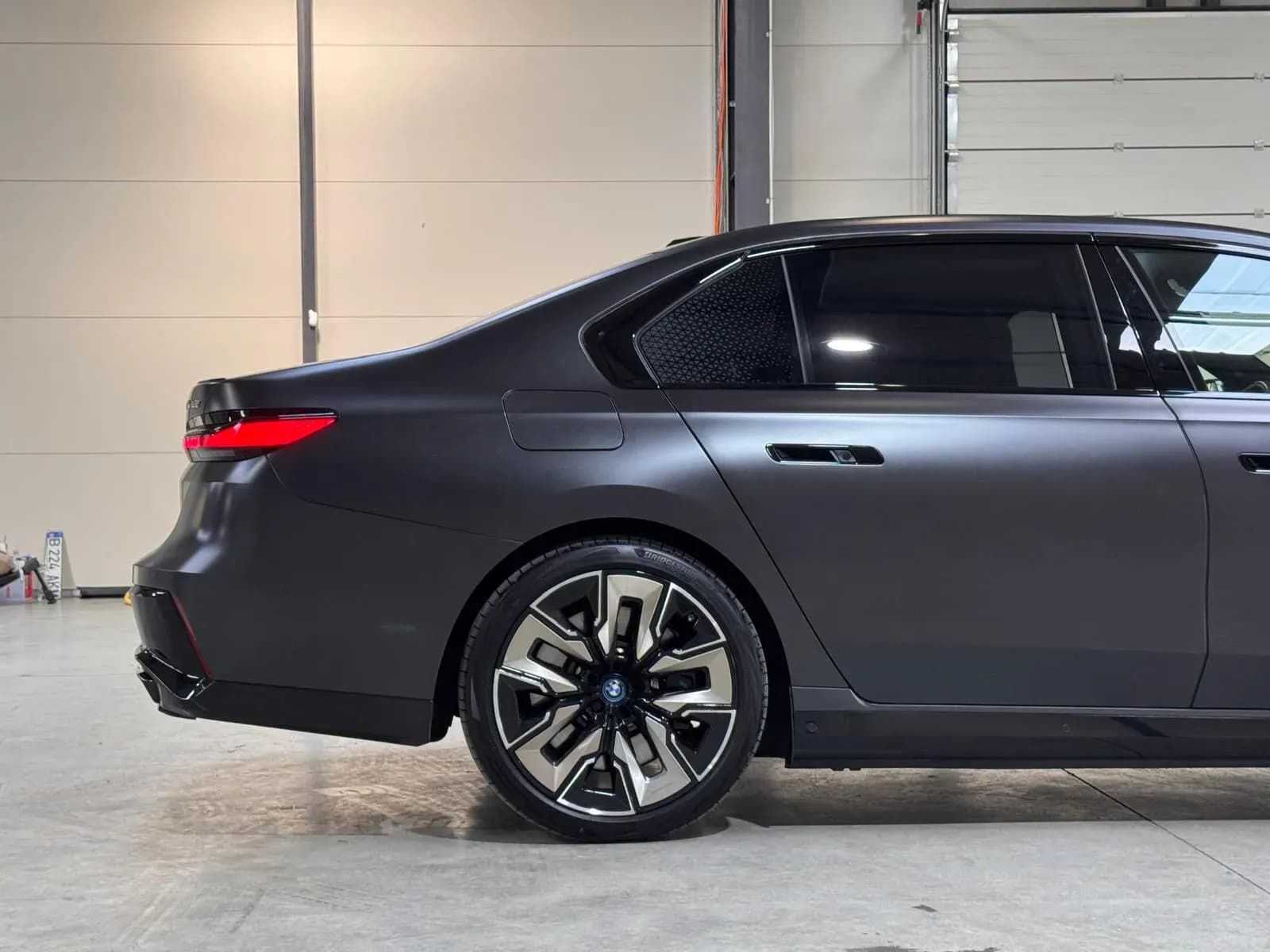 BMW 760e Xdrive (foto 27/27)
