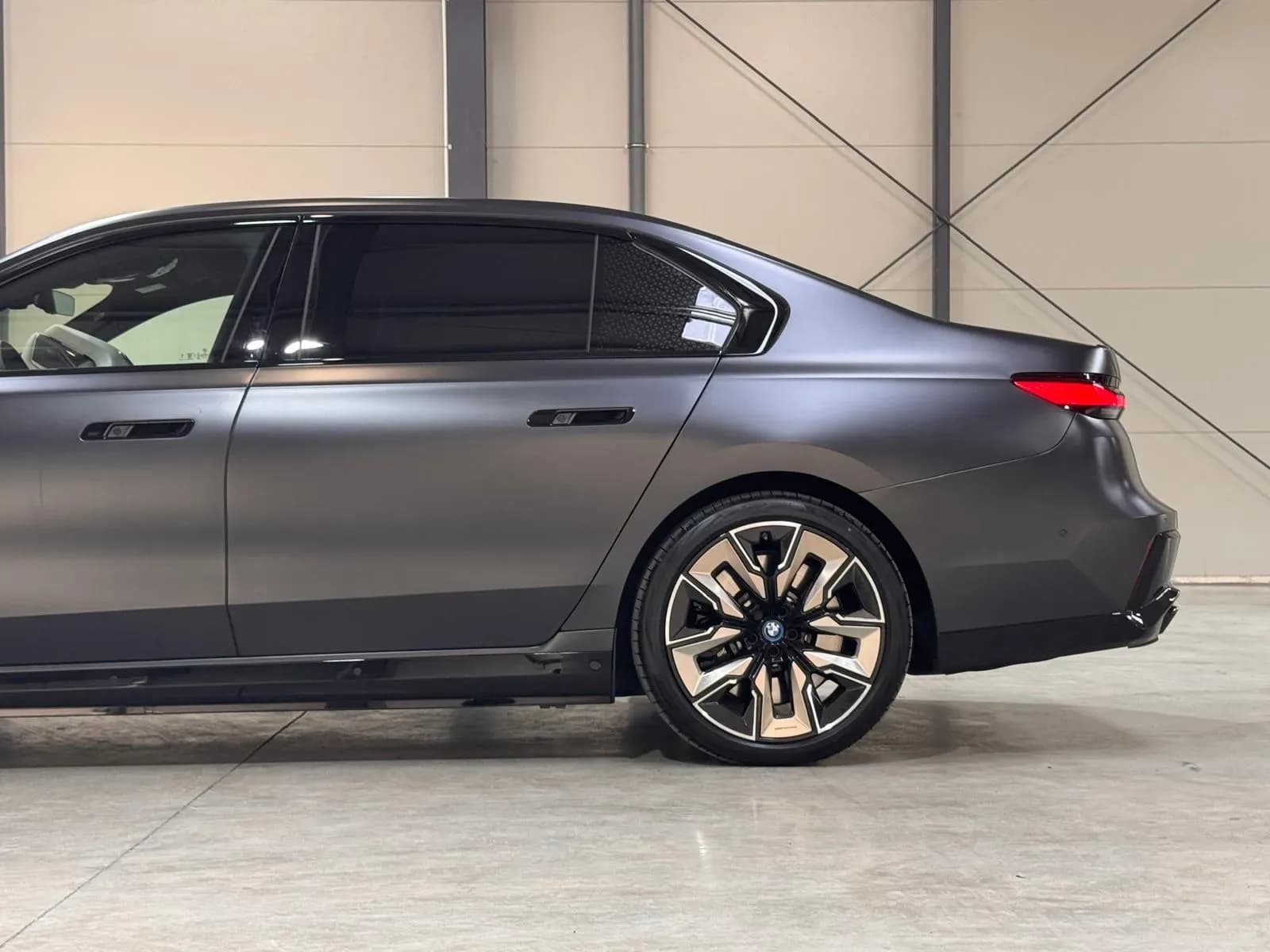 BMW 760e Xdrive (foto 22/27)