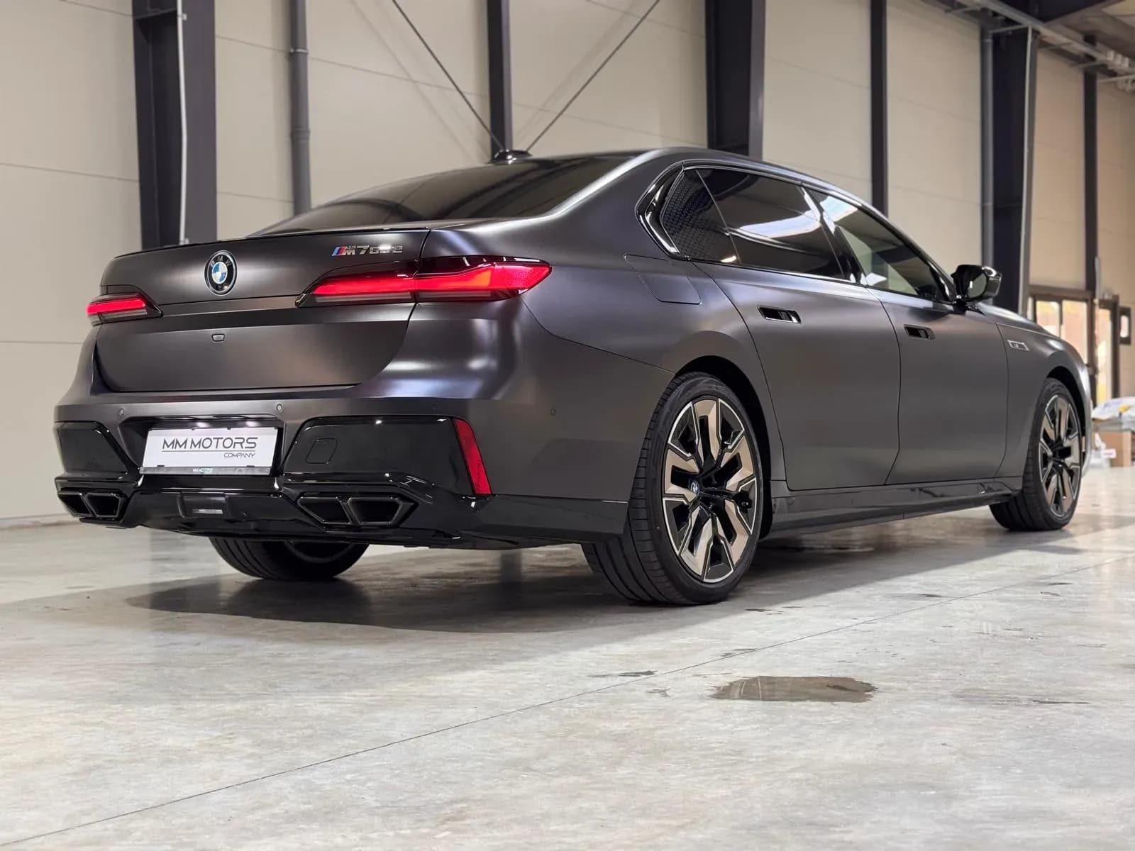 BMW 760e Xdrive (foto 25/27)