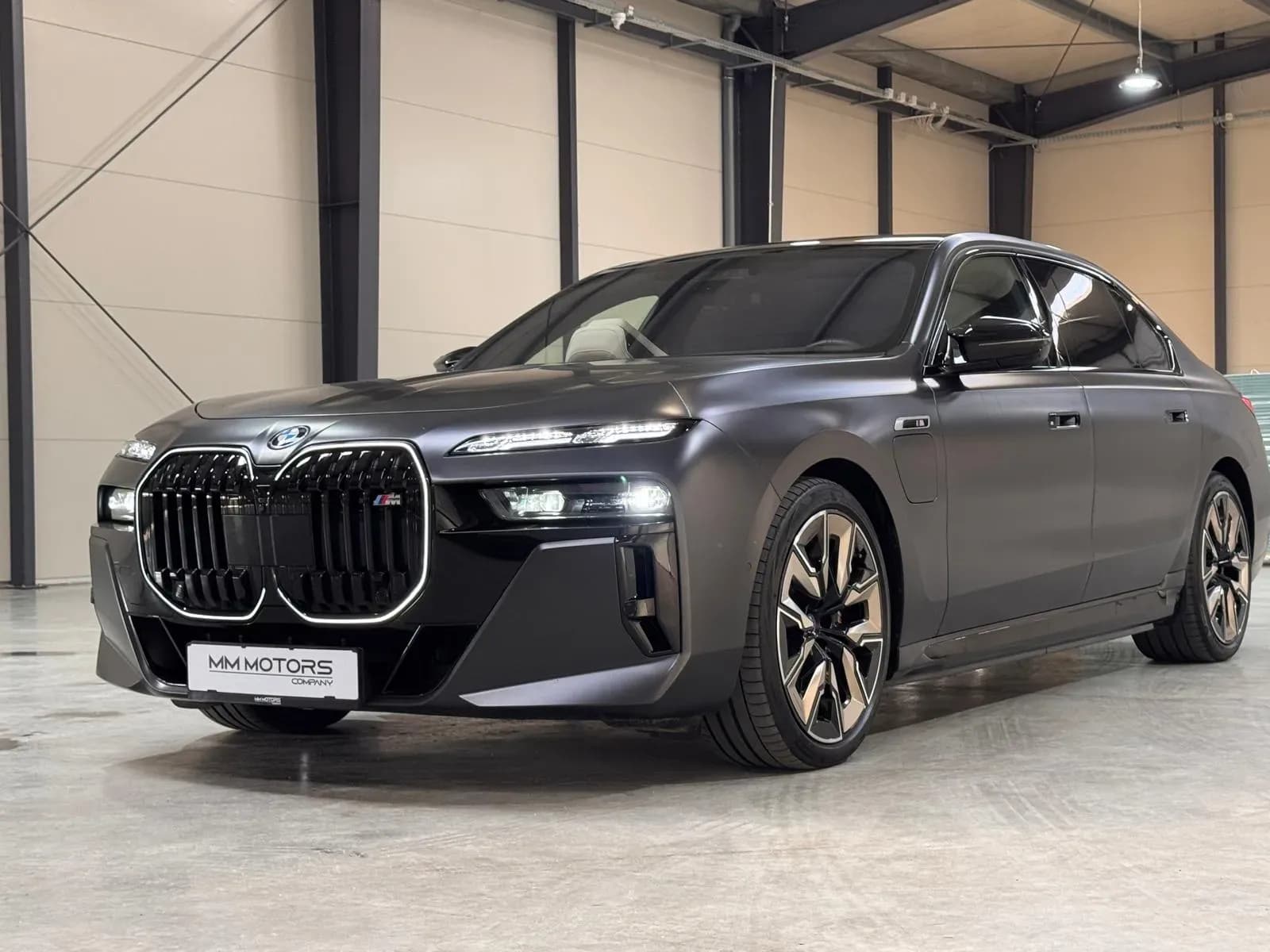 BMW 760e Xdrive (foto 21/27)