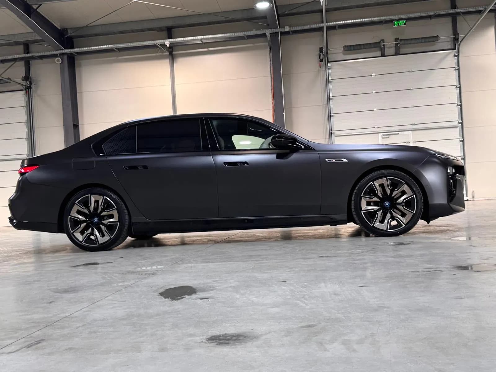 BMW 760e Xdrive (foto 8/27)
