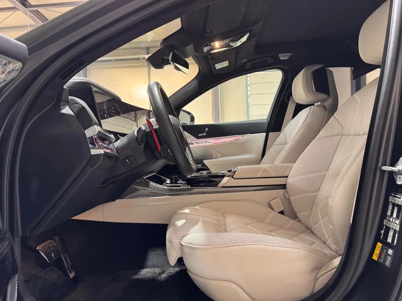 BMW 760e Xdrive (foto 10/27)
