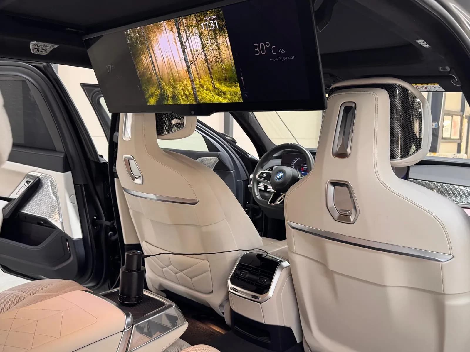 BMW 760e Xdrive (foto 16/27)