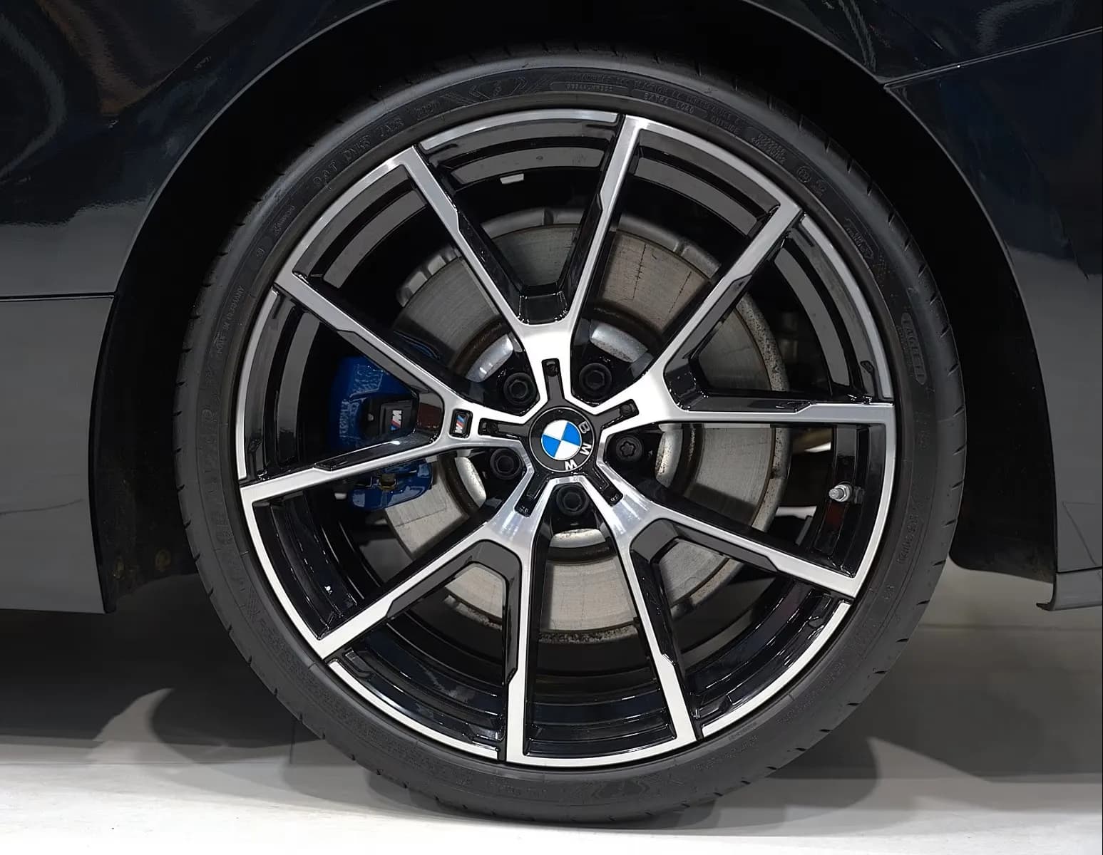 BMW 840i (foto 21/21)