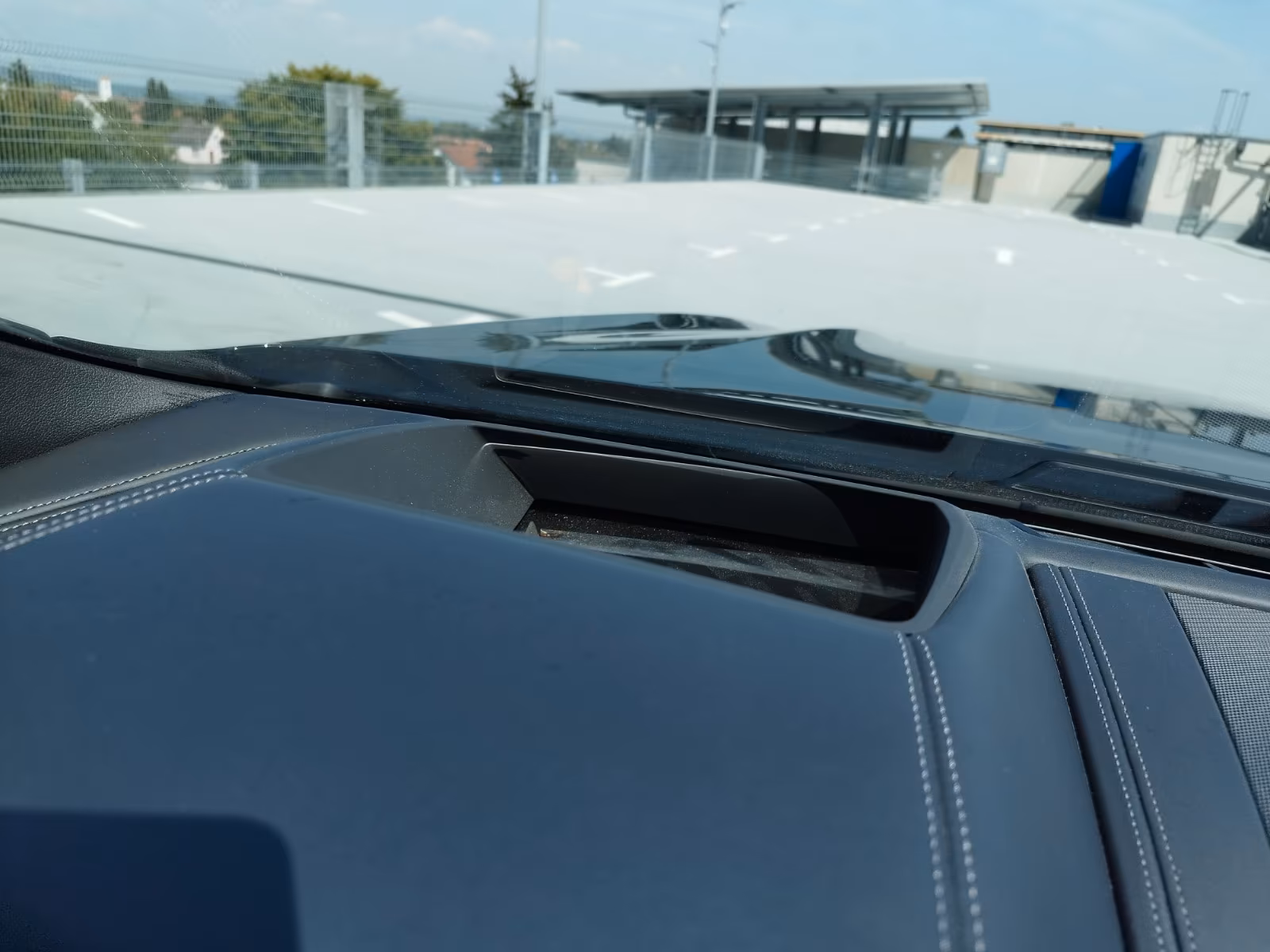 BMW M850i xDrive (foto 17/28)