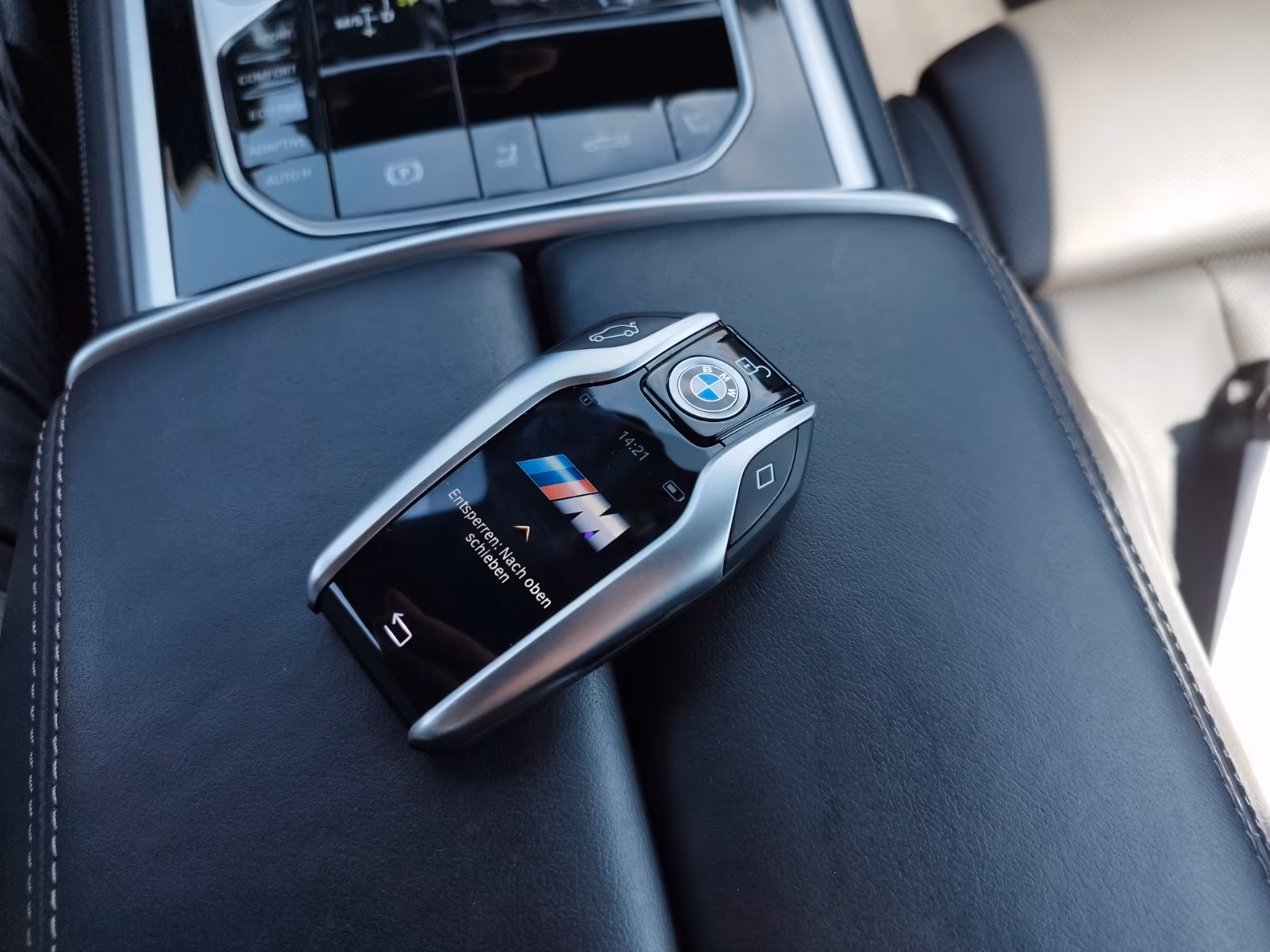 BMW M850i xDrive (foto 19/28)
