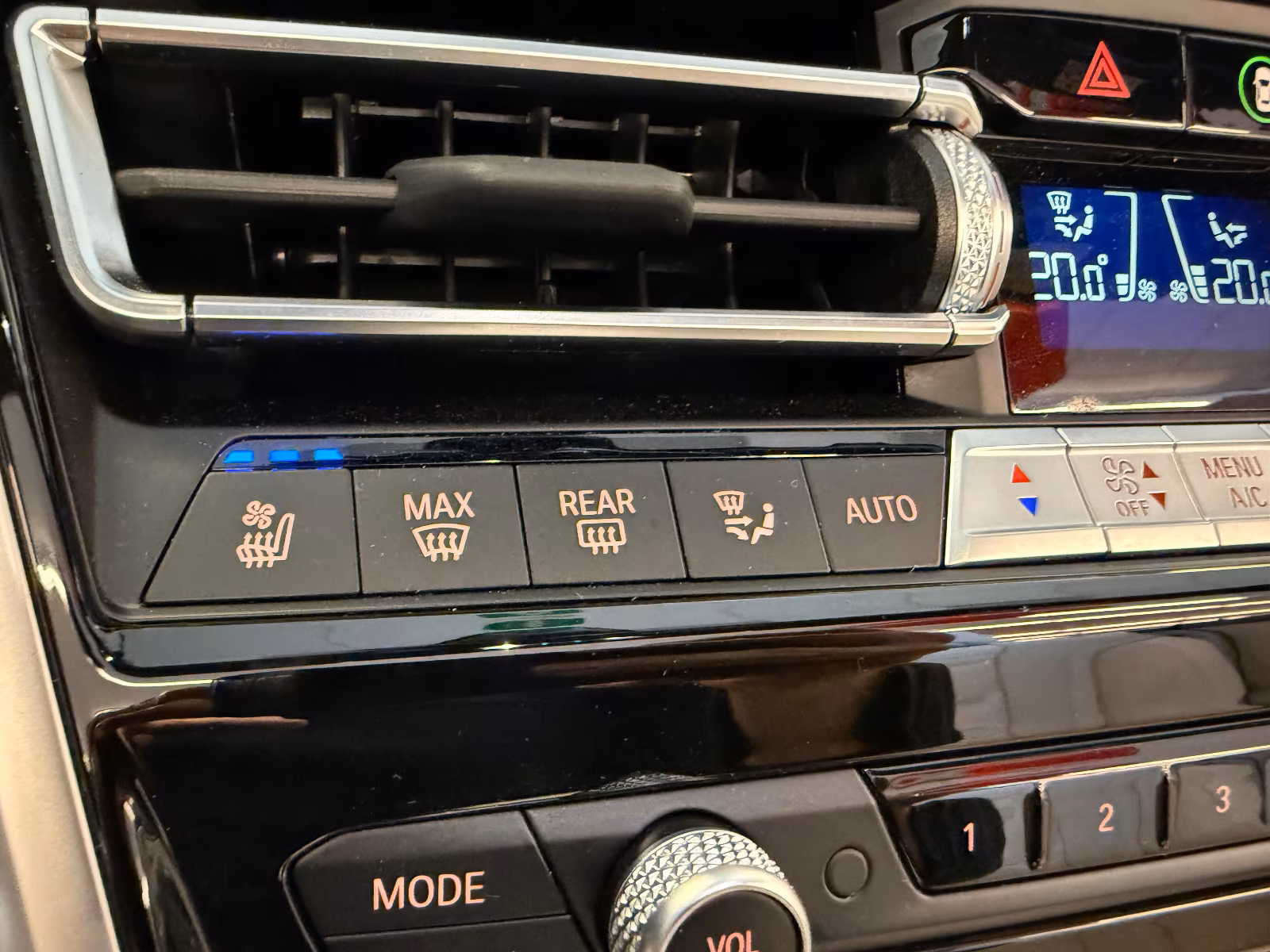 BMW 840i xDrive (foto 13/15)