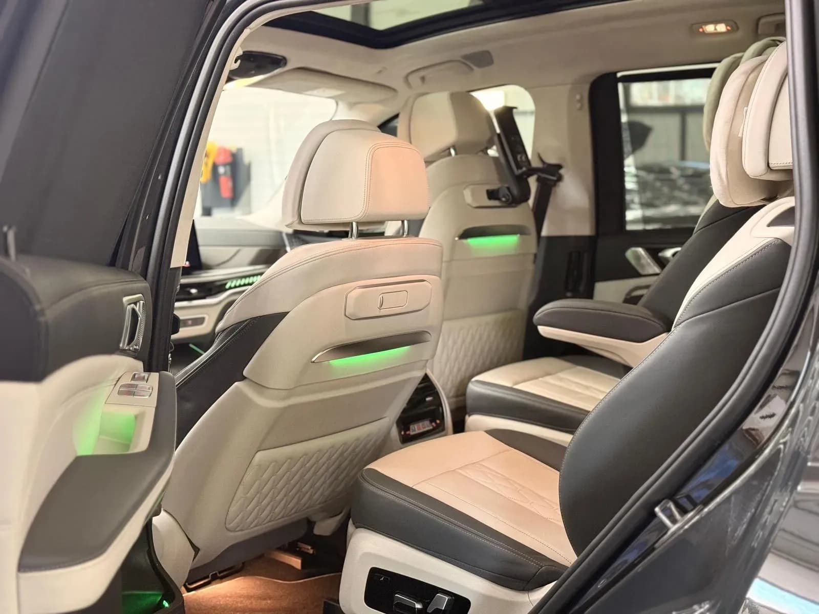 BMW X7 (foto 15/26)