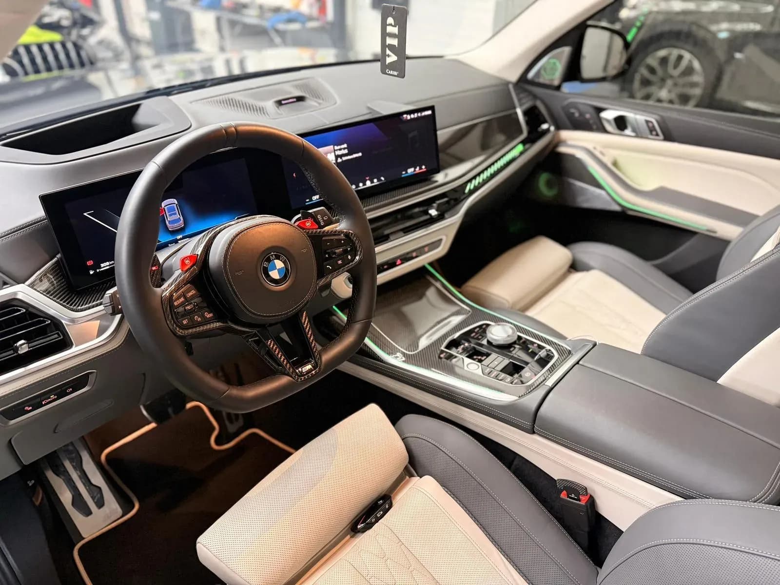 BMW X7 (foto 17/26)