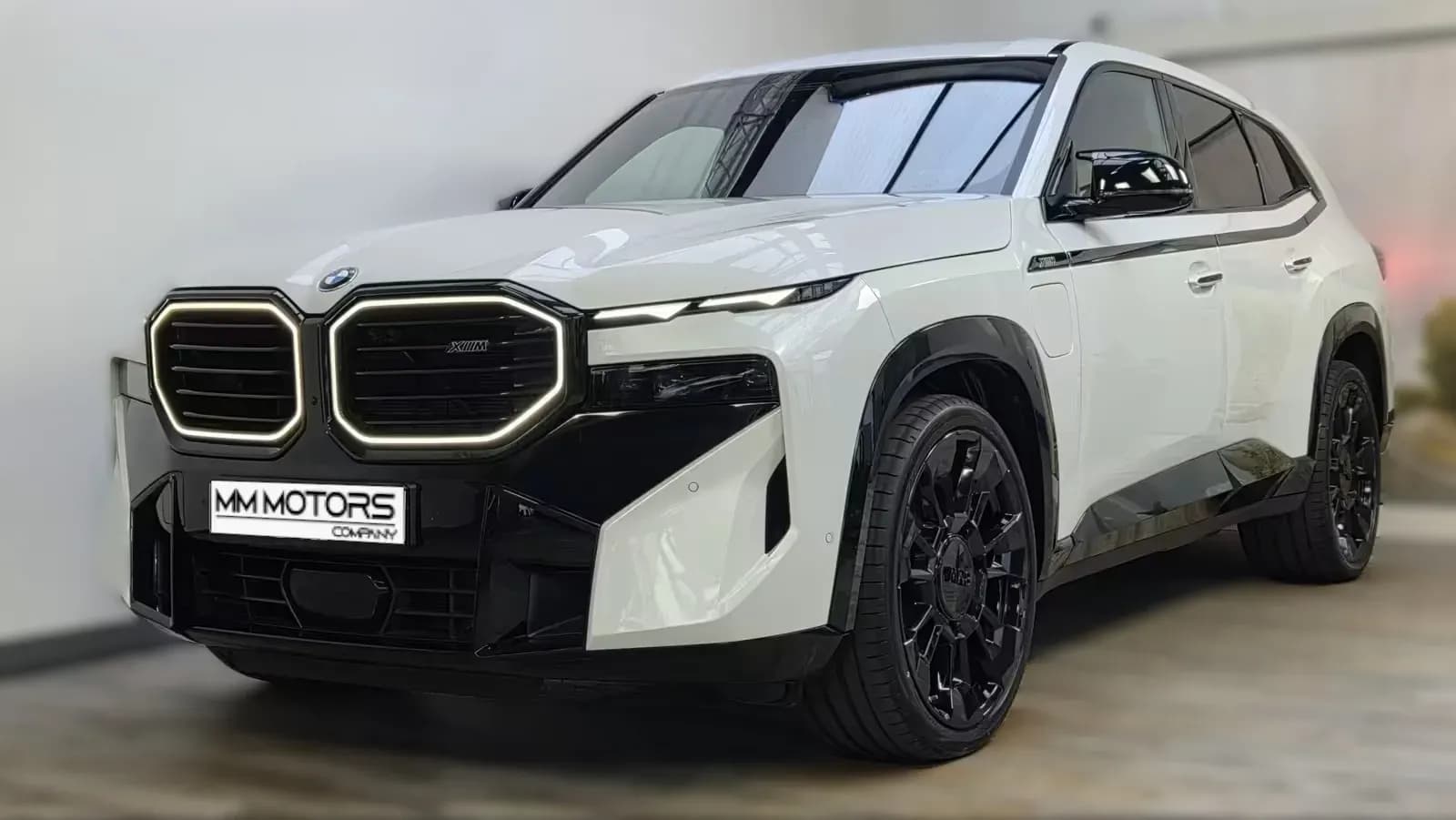 BMW XM (foto 1/30)
