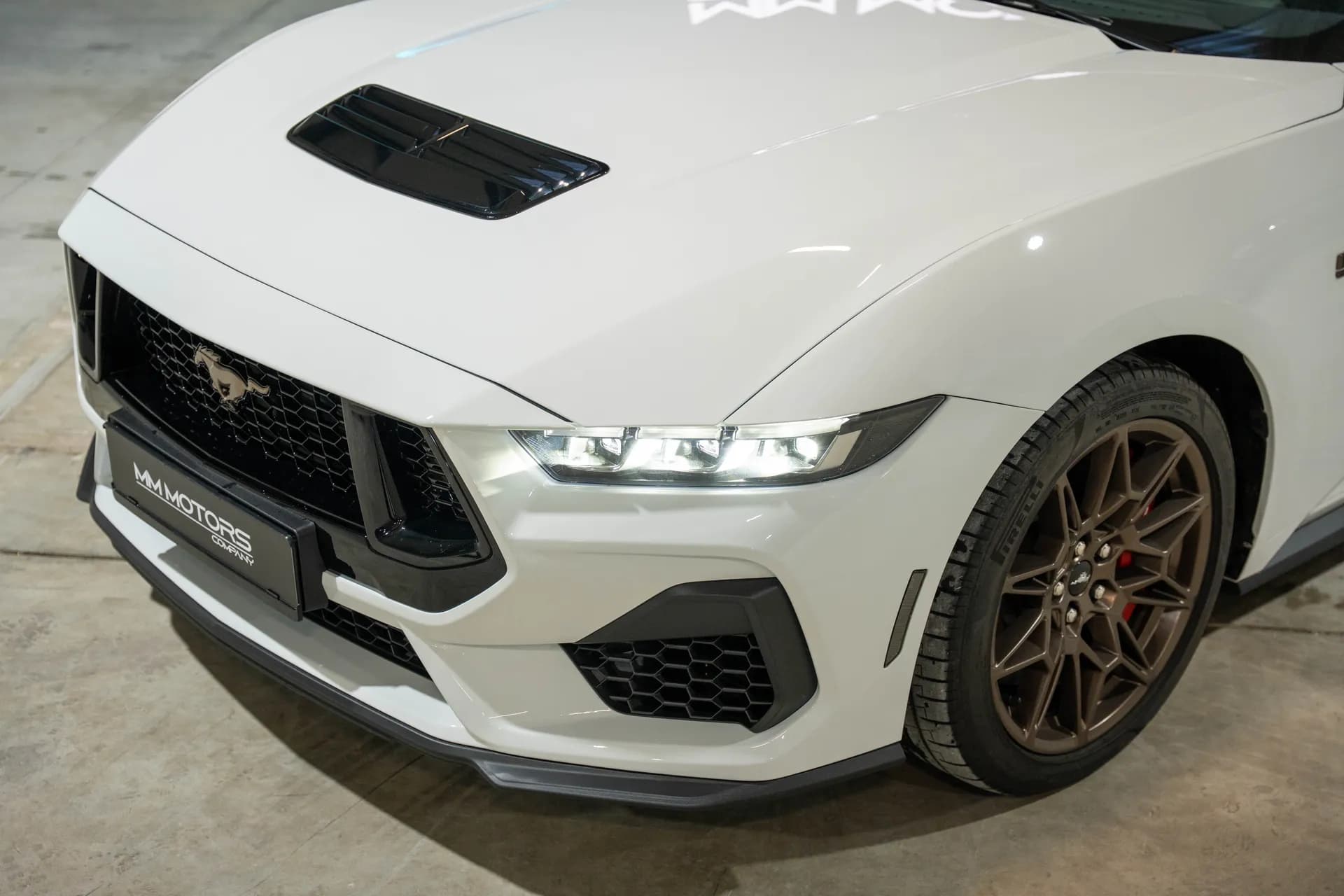 Ford Mustang GT (foto 8/9)