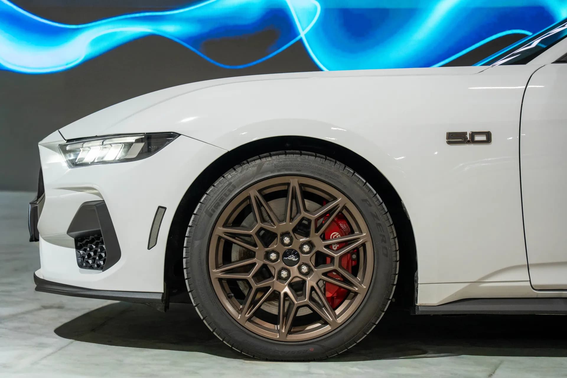 Ford Mustang GT (foto 5/9)