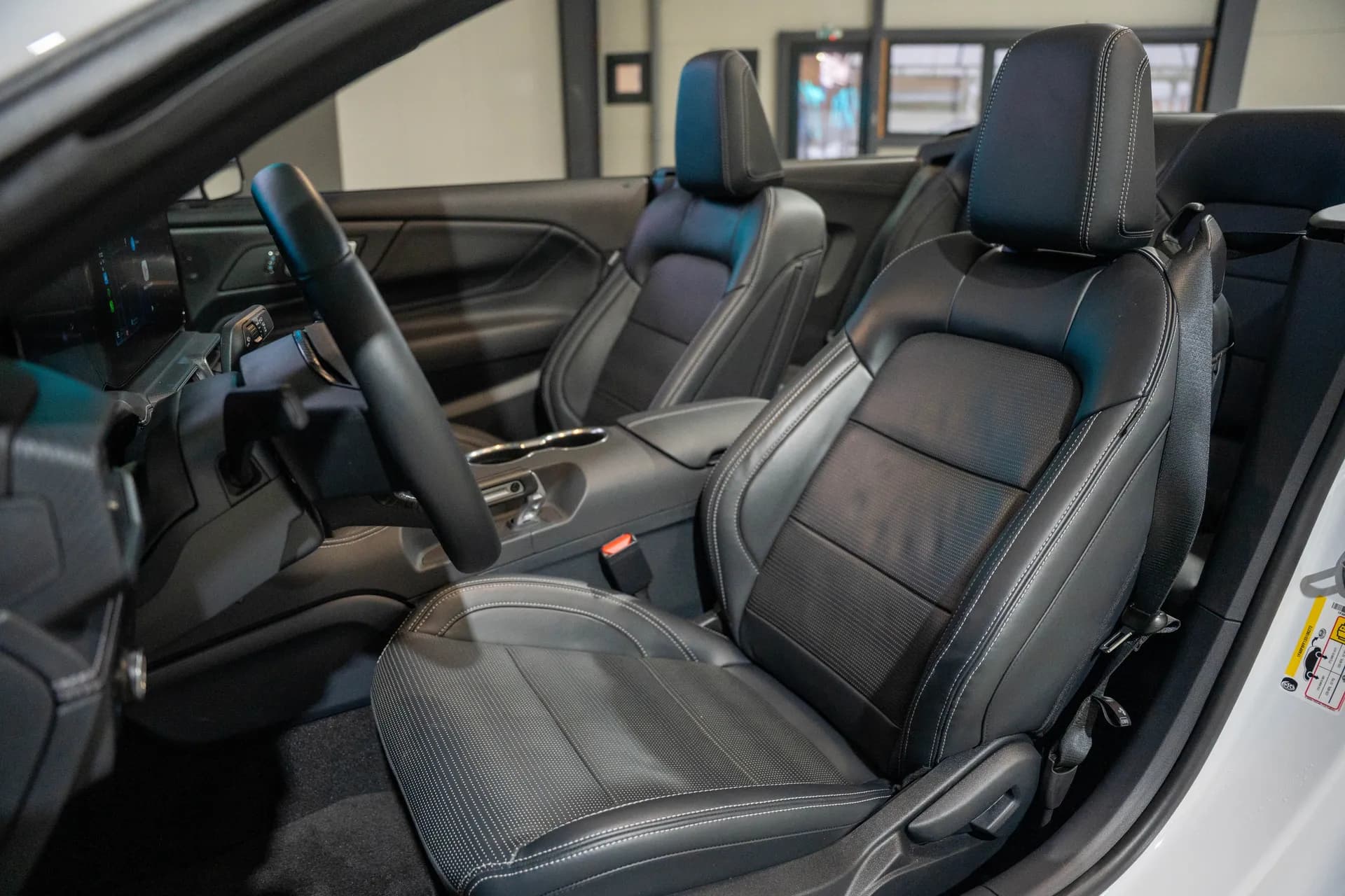 Ford Mustang GT (foto 7/9)