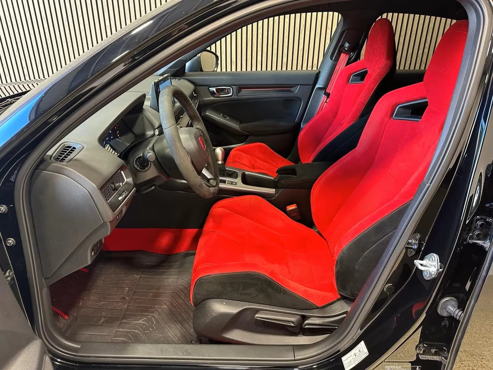 Honda Civic Type R (foto 7/24)
