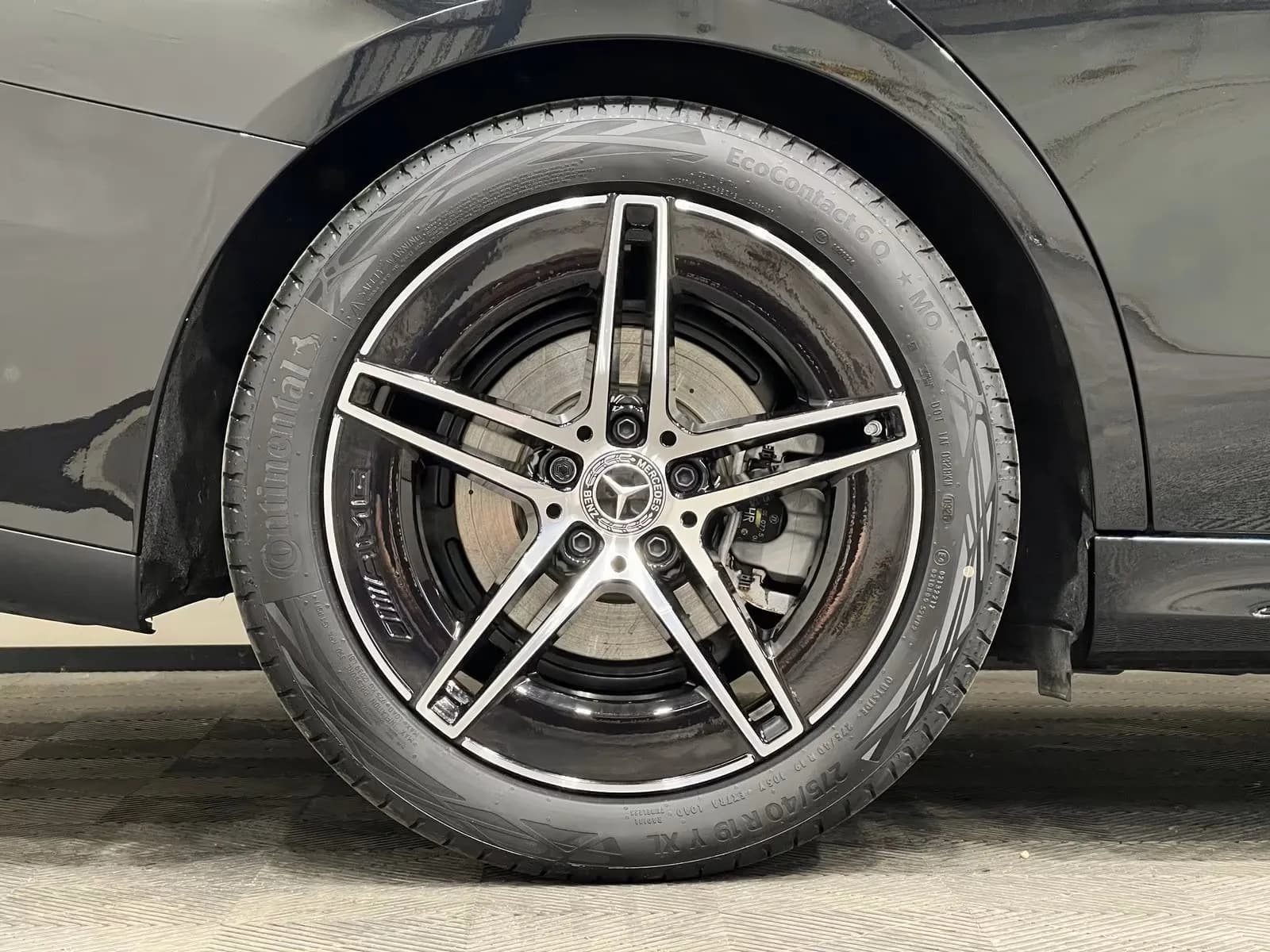 Mercedes-Benz E 200 (foto 7/24)