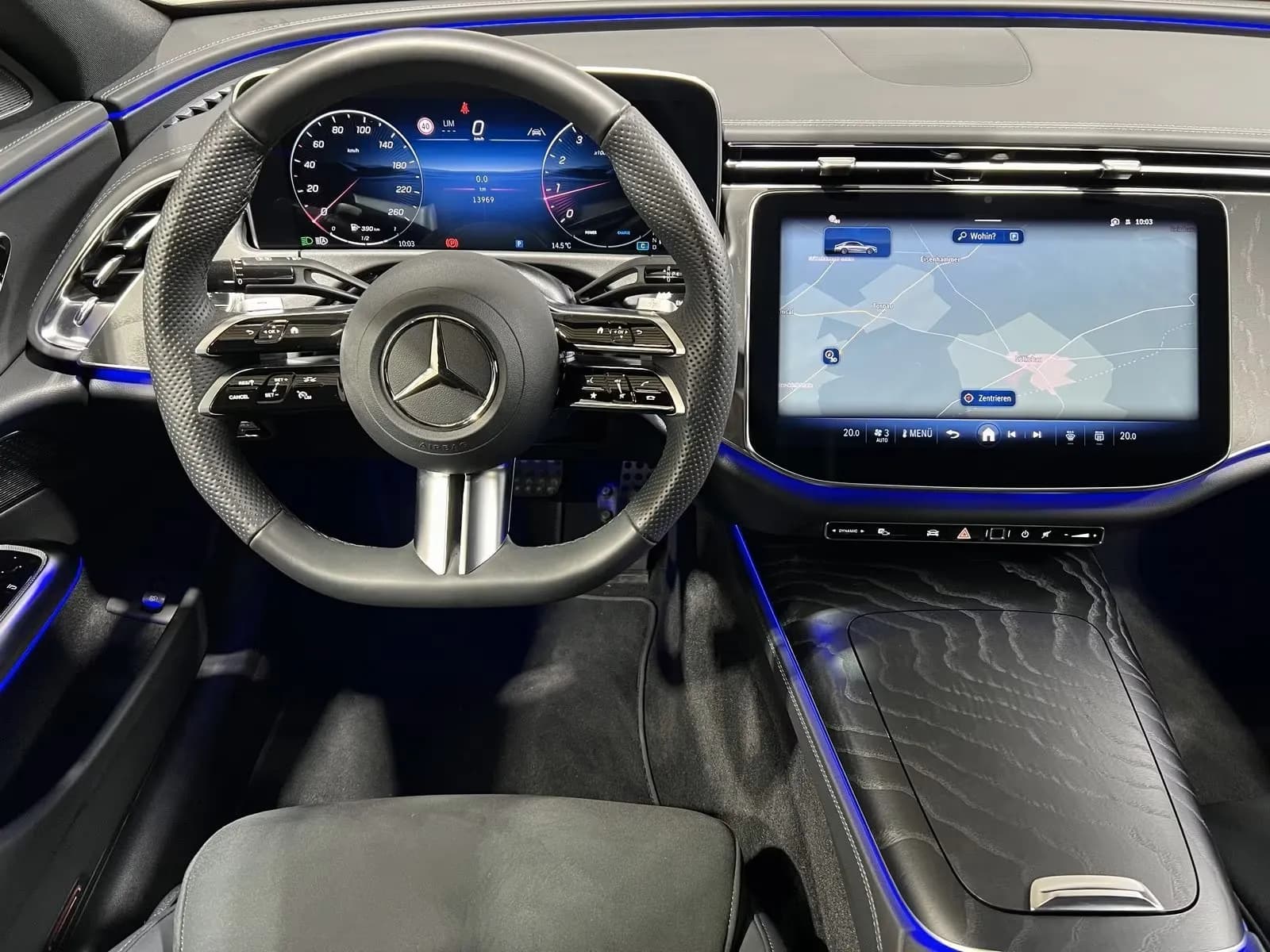 Mercedes-Benz E 200 (foto 18/24)