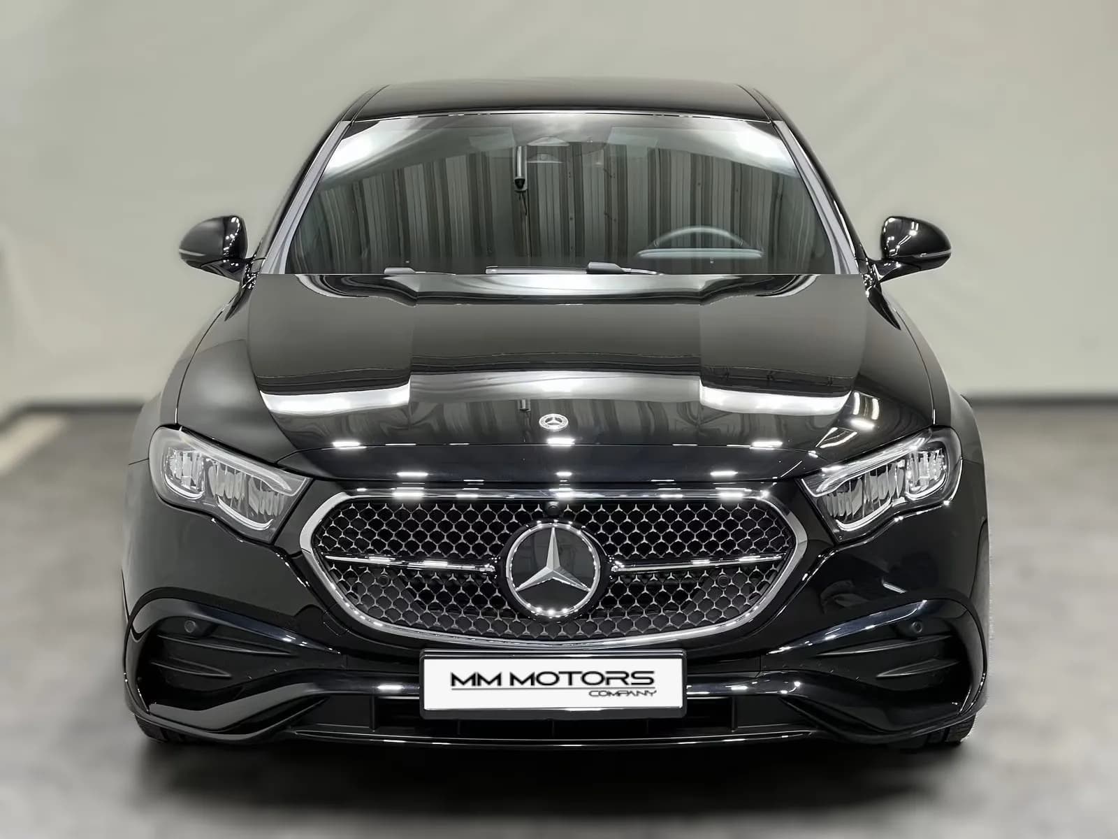 Mercedes-Benz E 200 (foto 2/24)